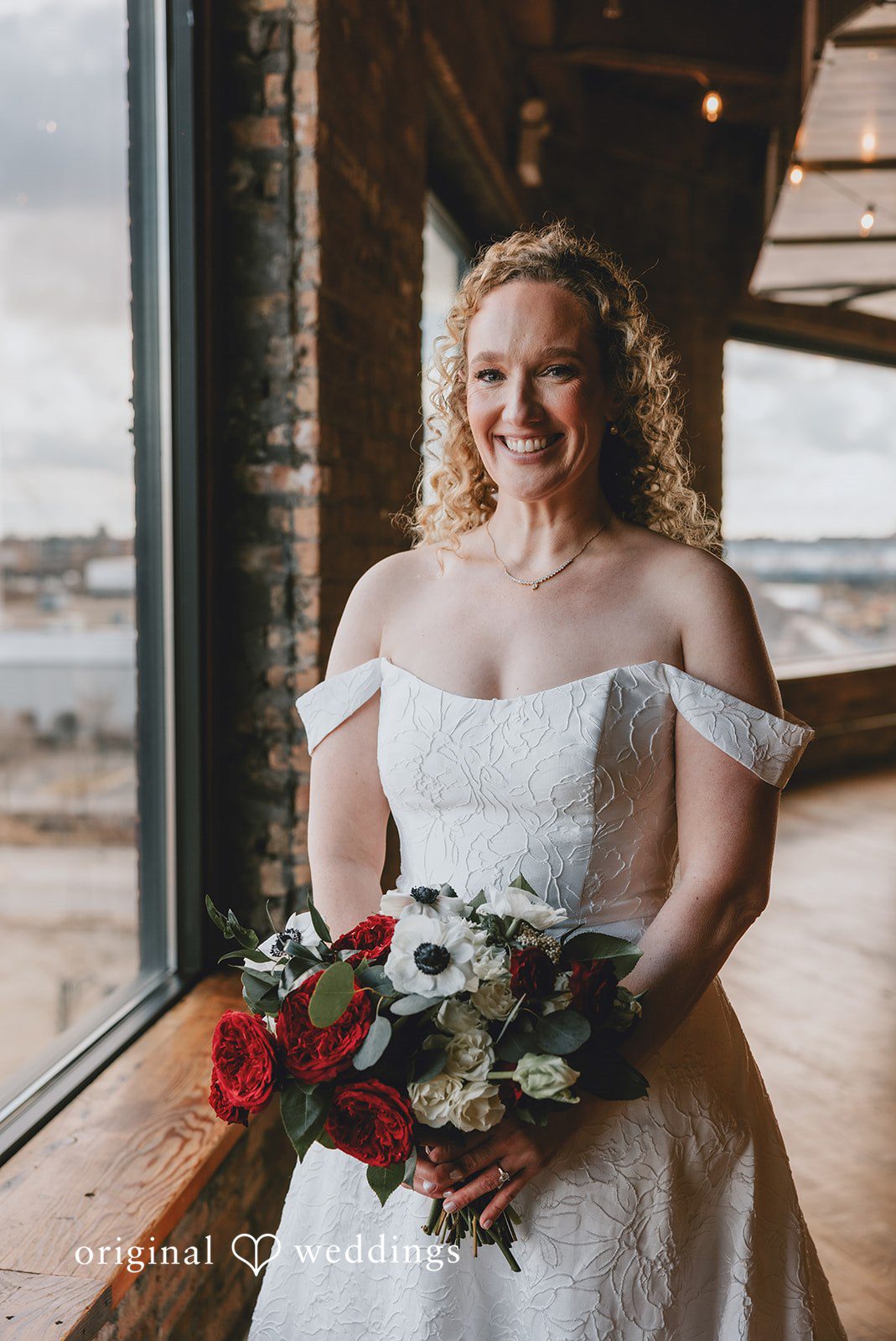 Our Chicago wedding photographers captured a beautiful portrait of the bride before the wedding ceremony