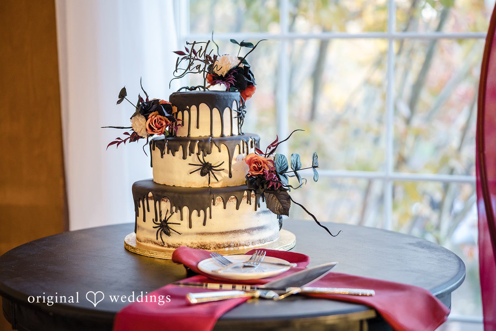 April + Joseph Beautiful wedding cake display at Lochwood Manor reception