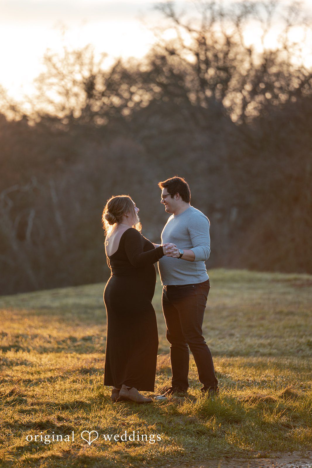 December 29, 2025 – Ellie & Aaron – (ID-4999) An evening portrait of the couple by the field