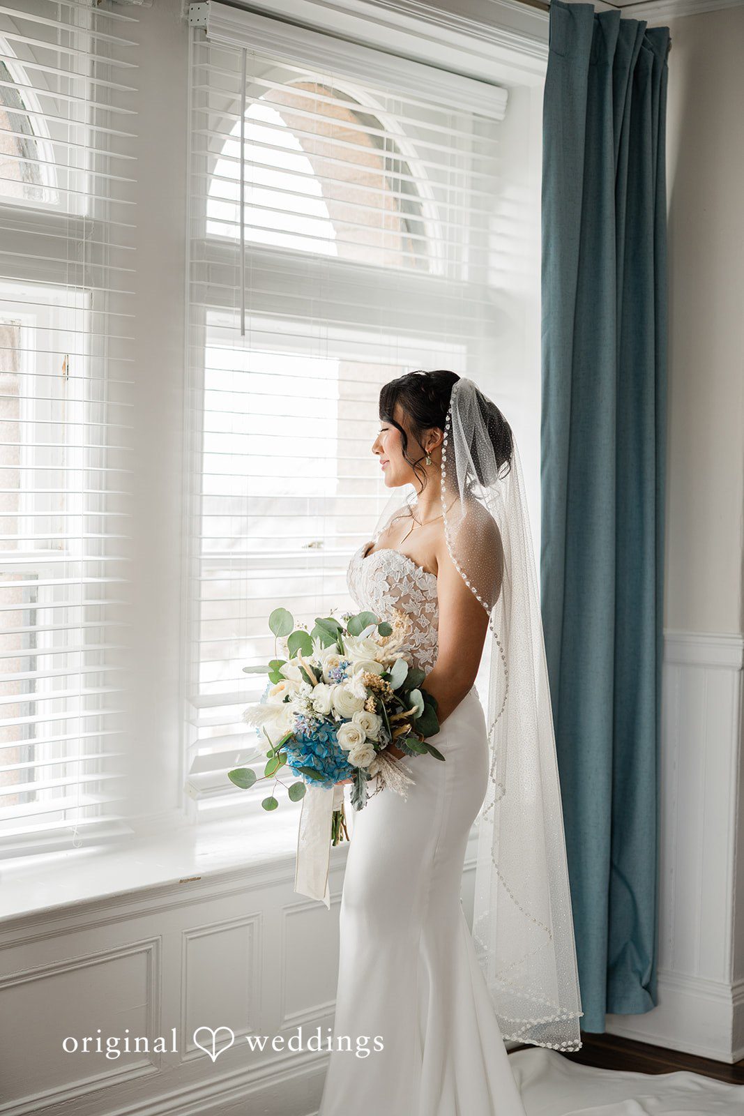 The bride's moment at the bridal suite