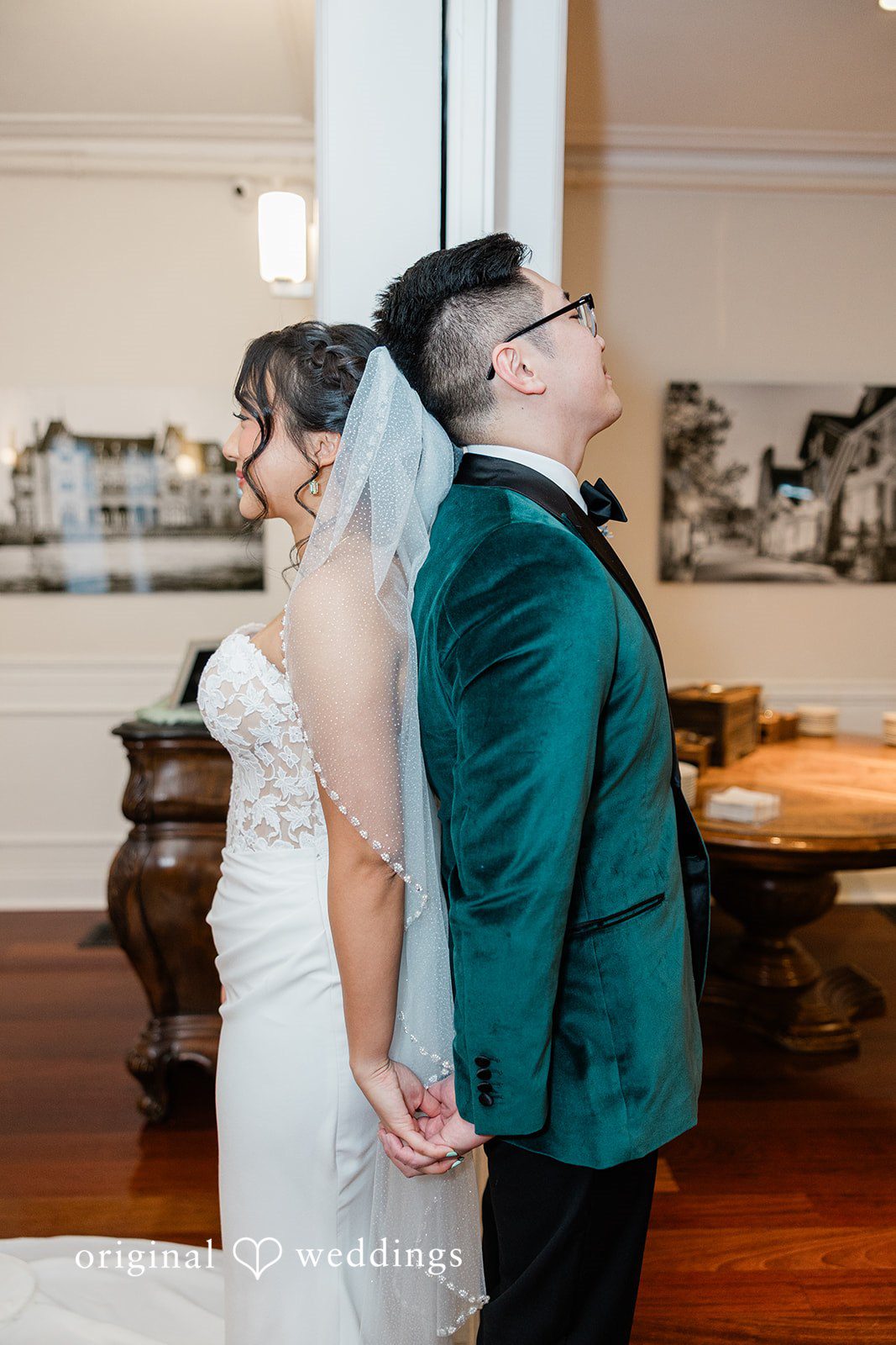 A stylish portrait of the couple at the lodge