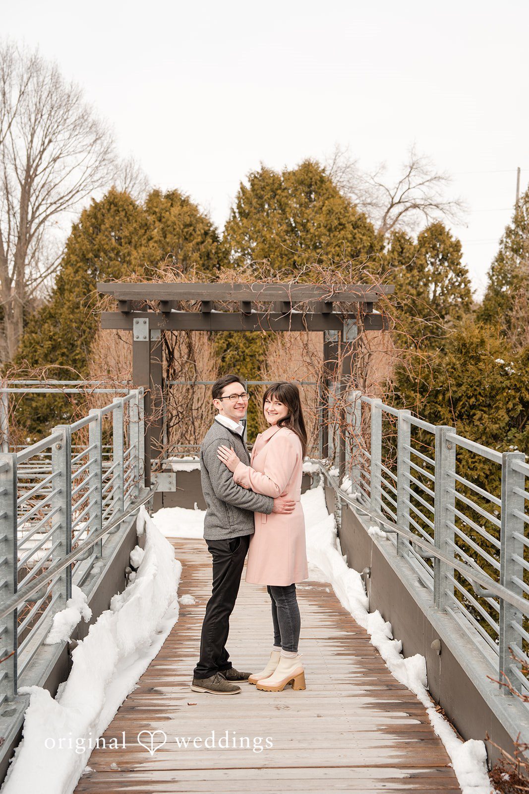 Beautiful picture of couple at Olbrich Gardens