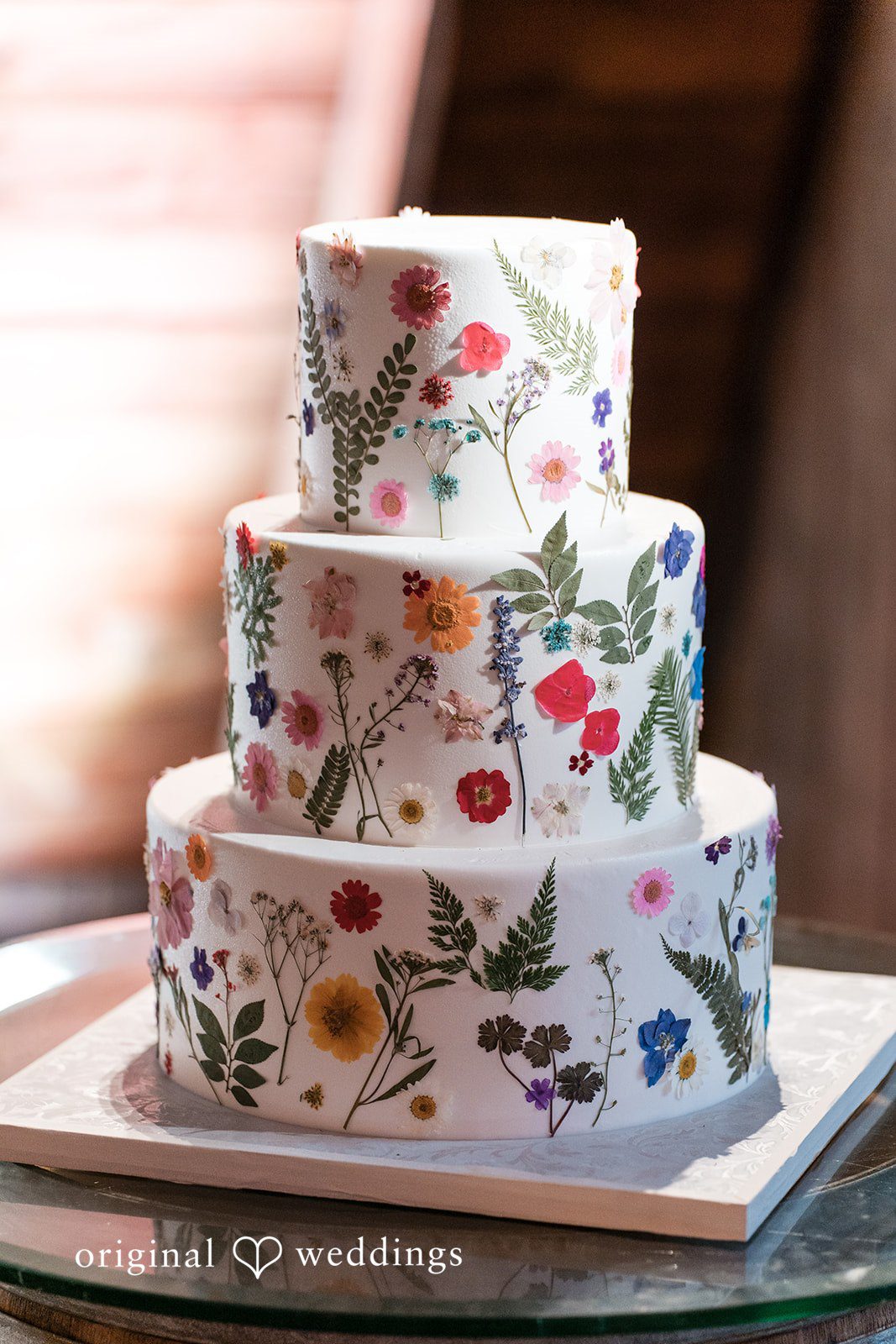 Elegant floral wedding cake