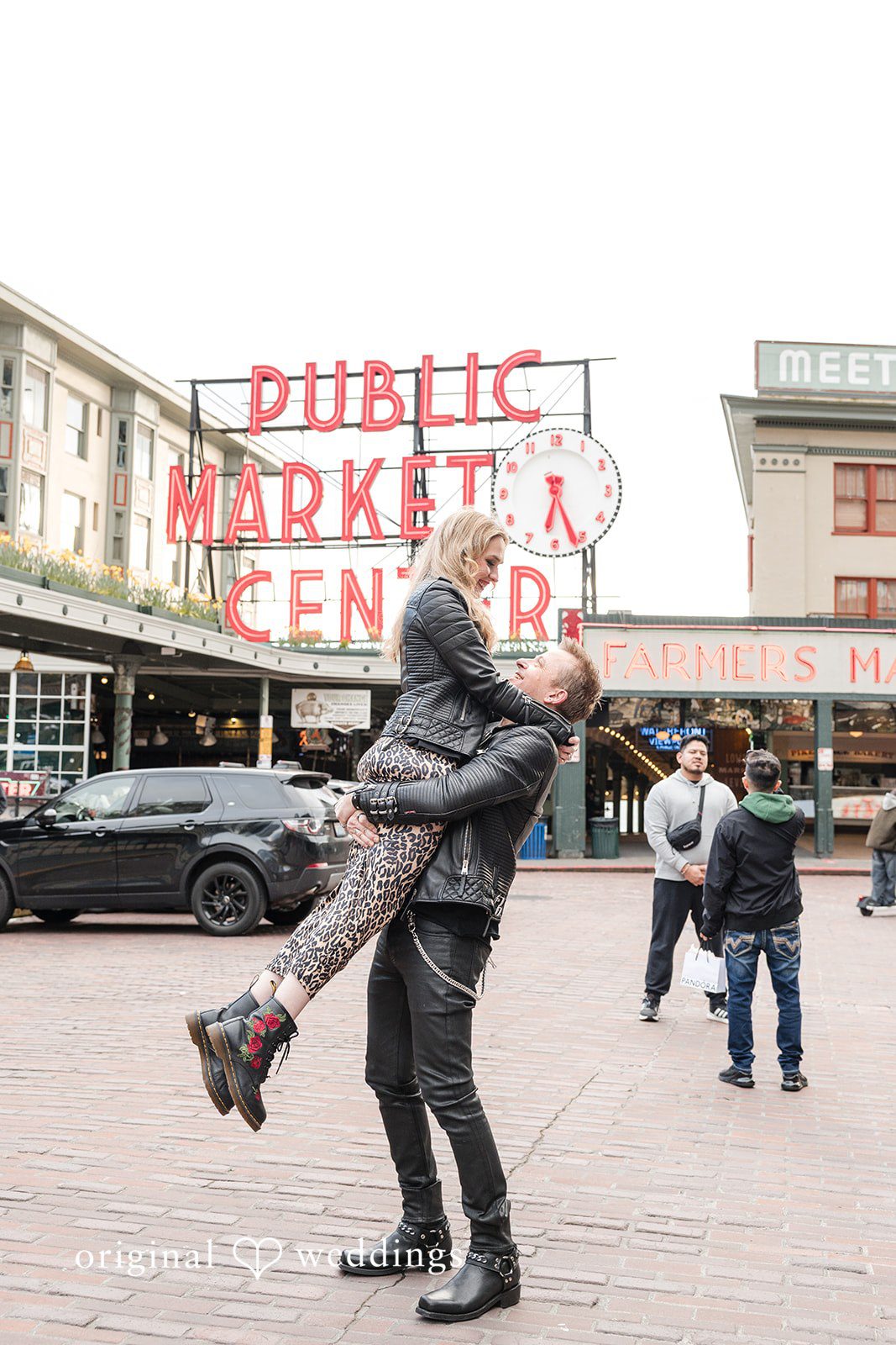 Romantic picture of couple at Pike Place Market