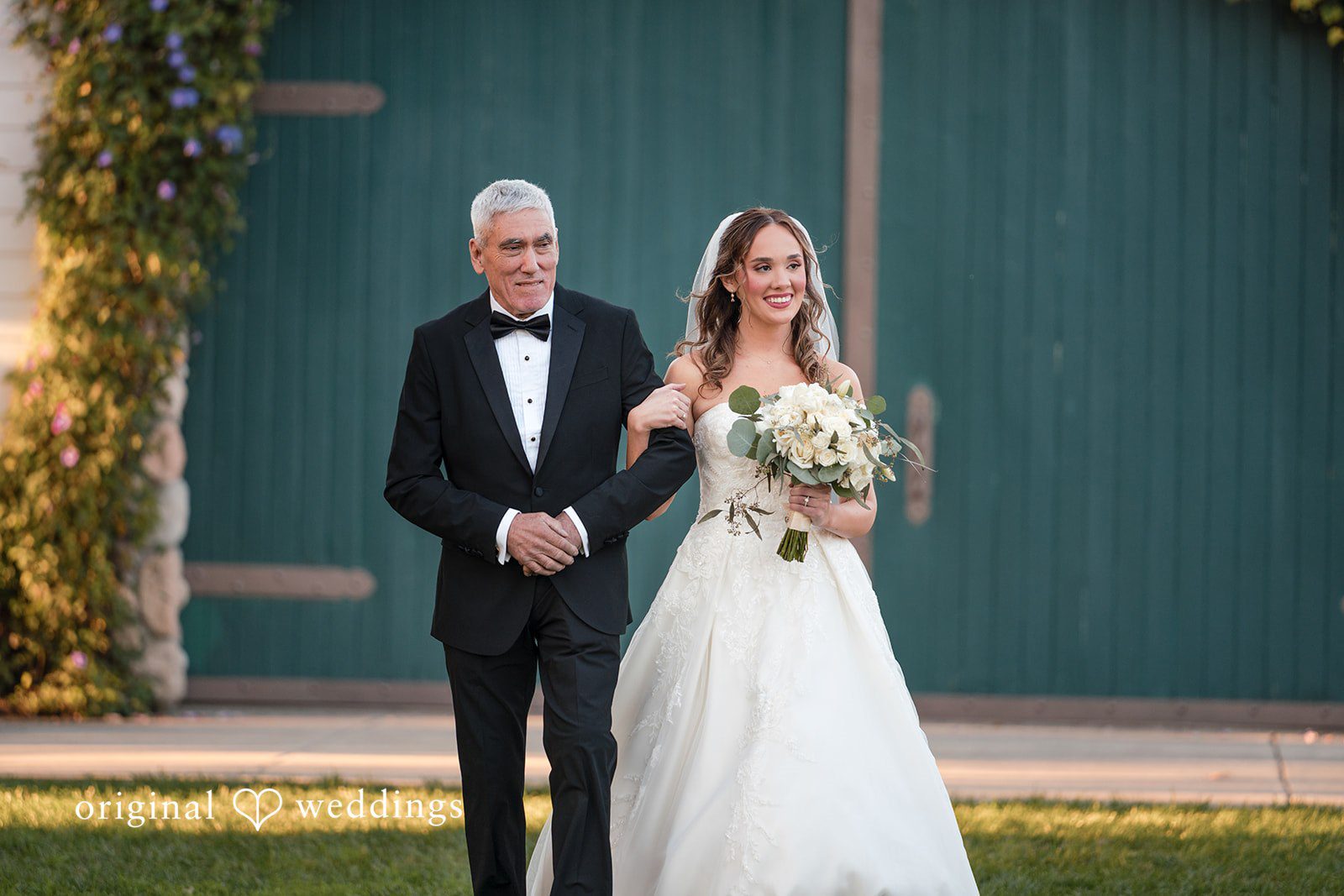 Elegant bride entering ceremony at River Highlands Ranch