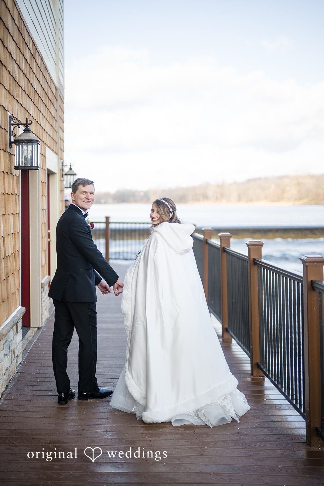 Couple portrait outside Riverside Receptions