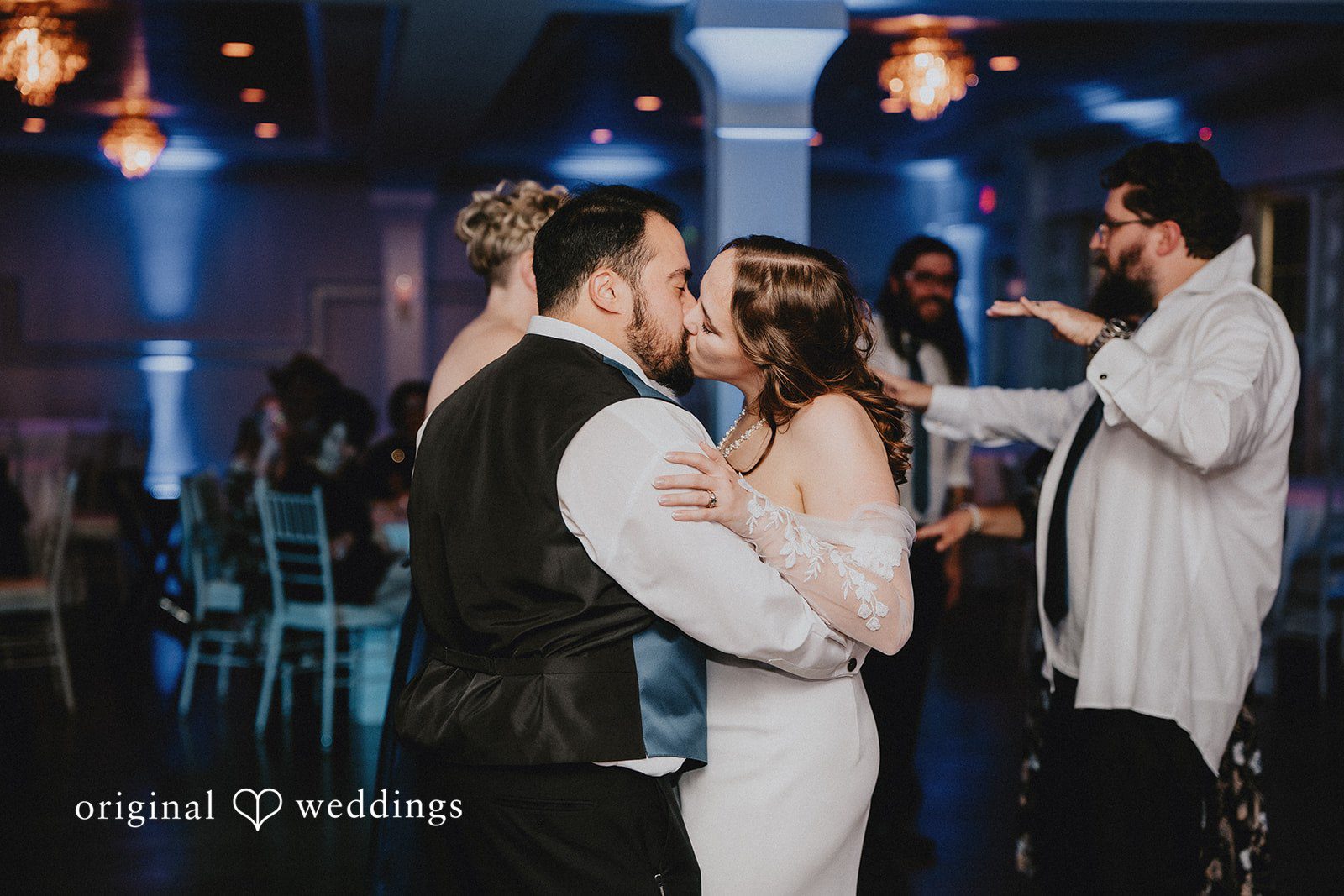 Mary + Ryan Romantic kiss of couple at dance floor