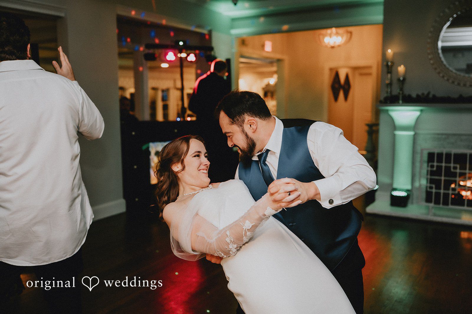 Mary + Ryan Romantic dance moment of couple