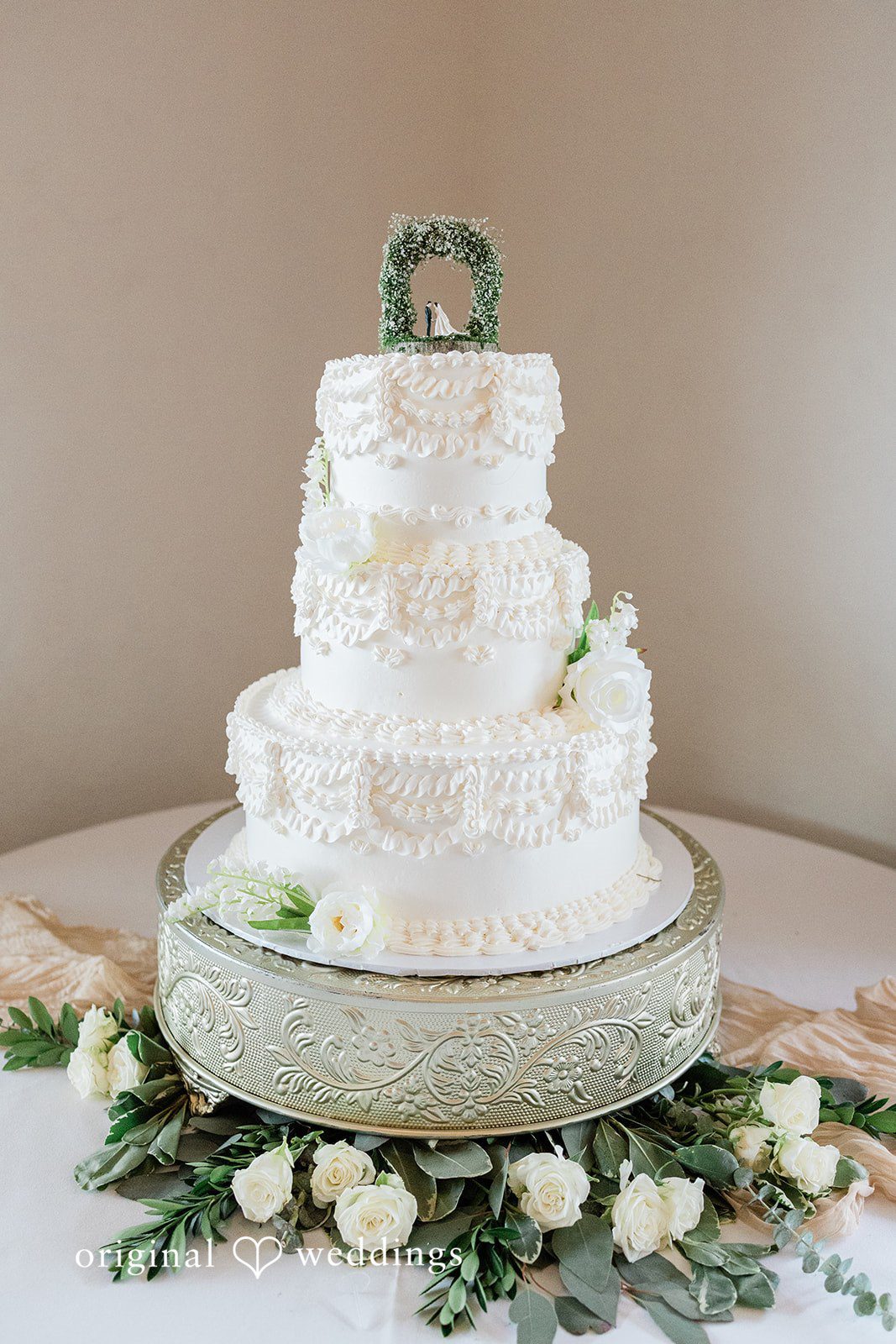 Gavin + Kayleigh A beautiful all-white wedding cake