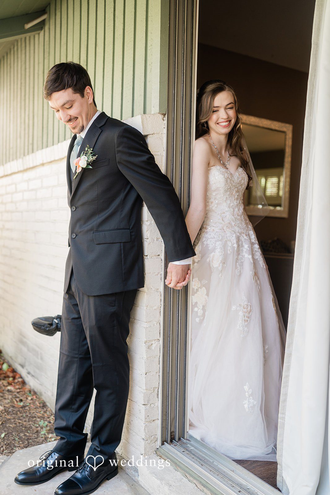 A stylish portrait of the groom at the suite
