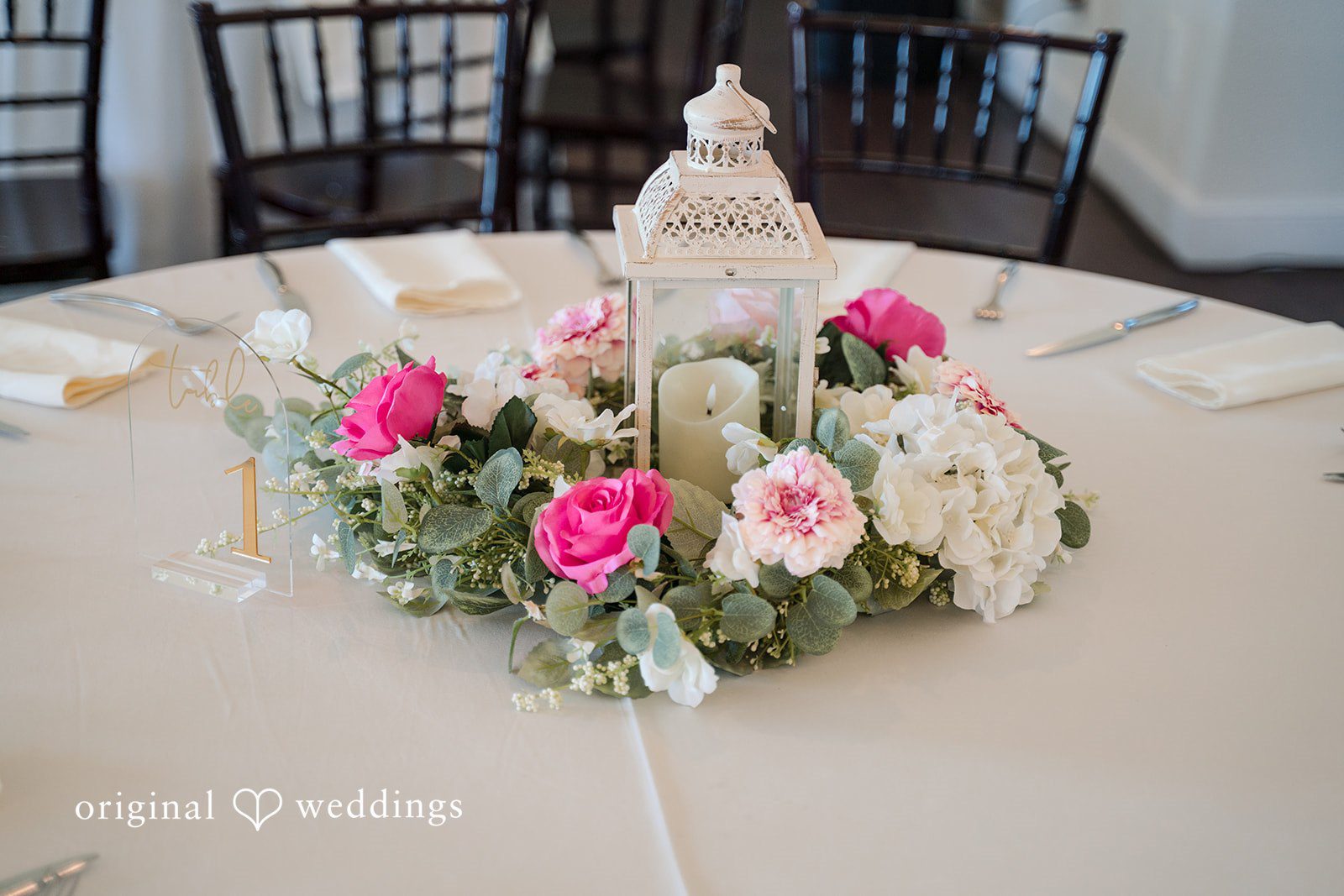 Classic floral table styling