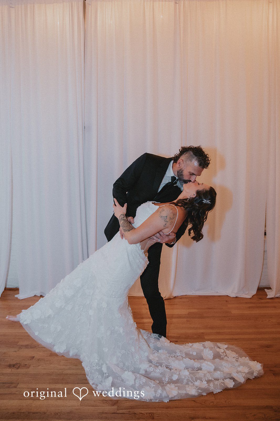 Siobhan + Seth Raleigh Wedding Photographers at The Durham Exchange | Siobhan & Seth -