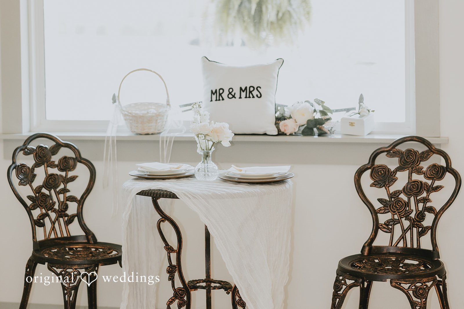 Elegant table and chair arrangement at The Glasshouse at Alabama Eden