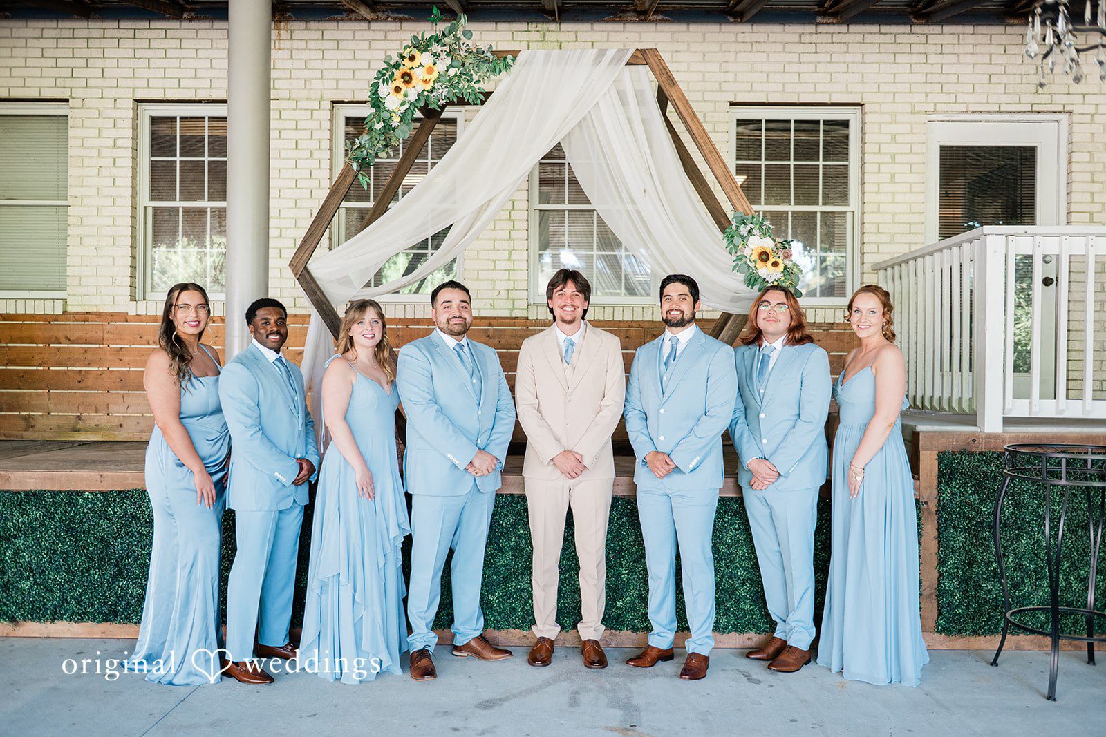 Elegant group photo with groom in center