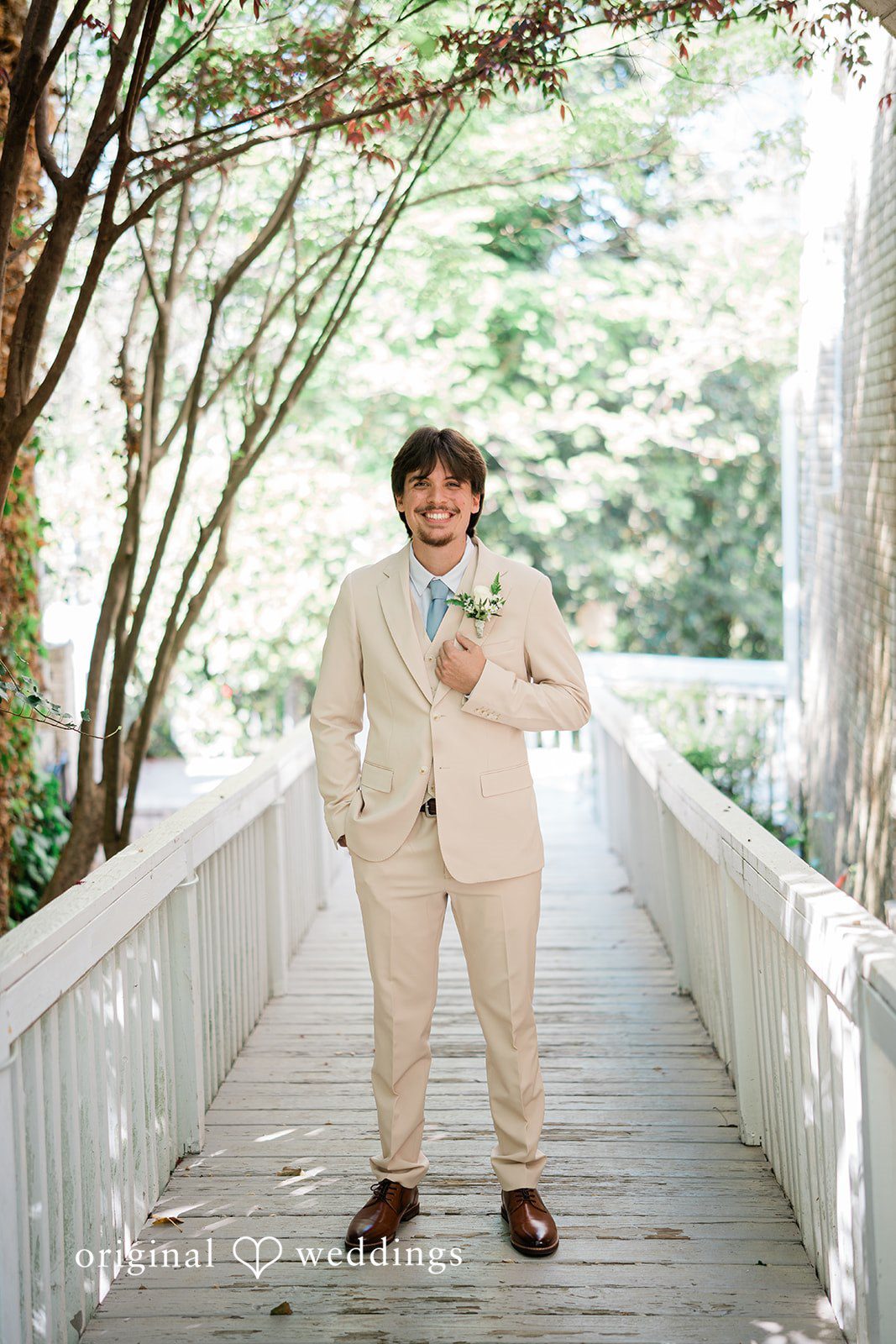 Stunning  picture of groom