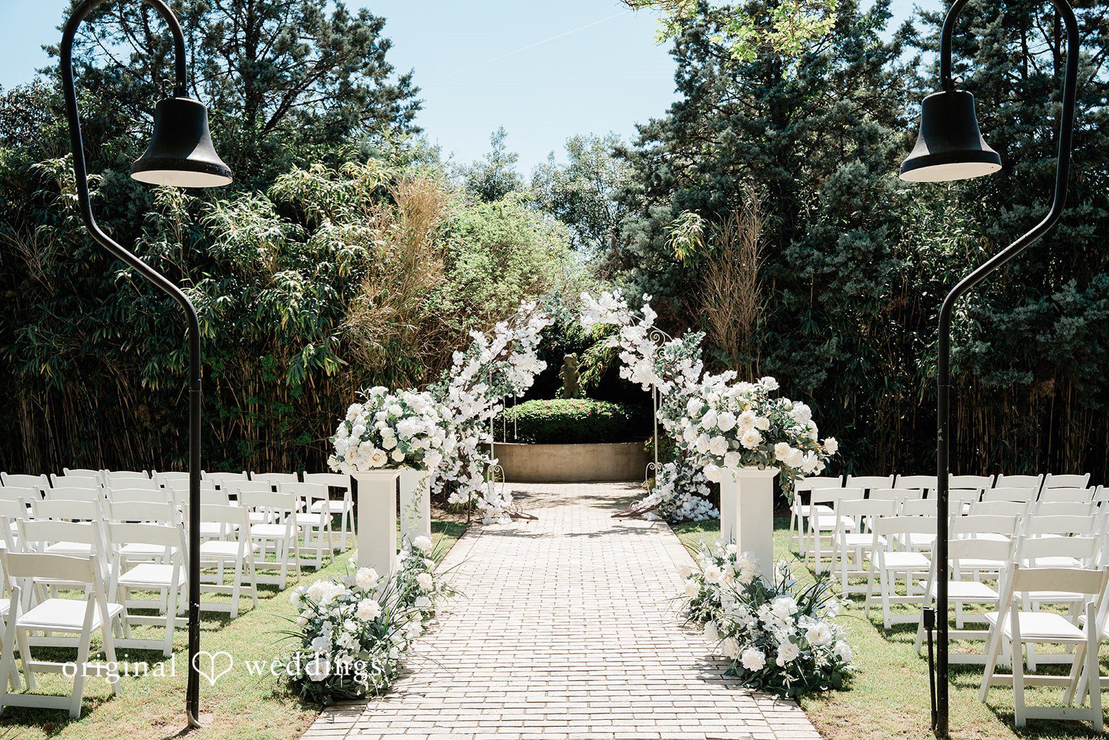 Elegant wedding venue exterior at Vines Mansion