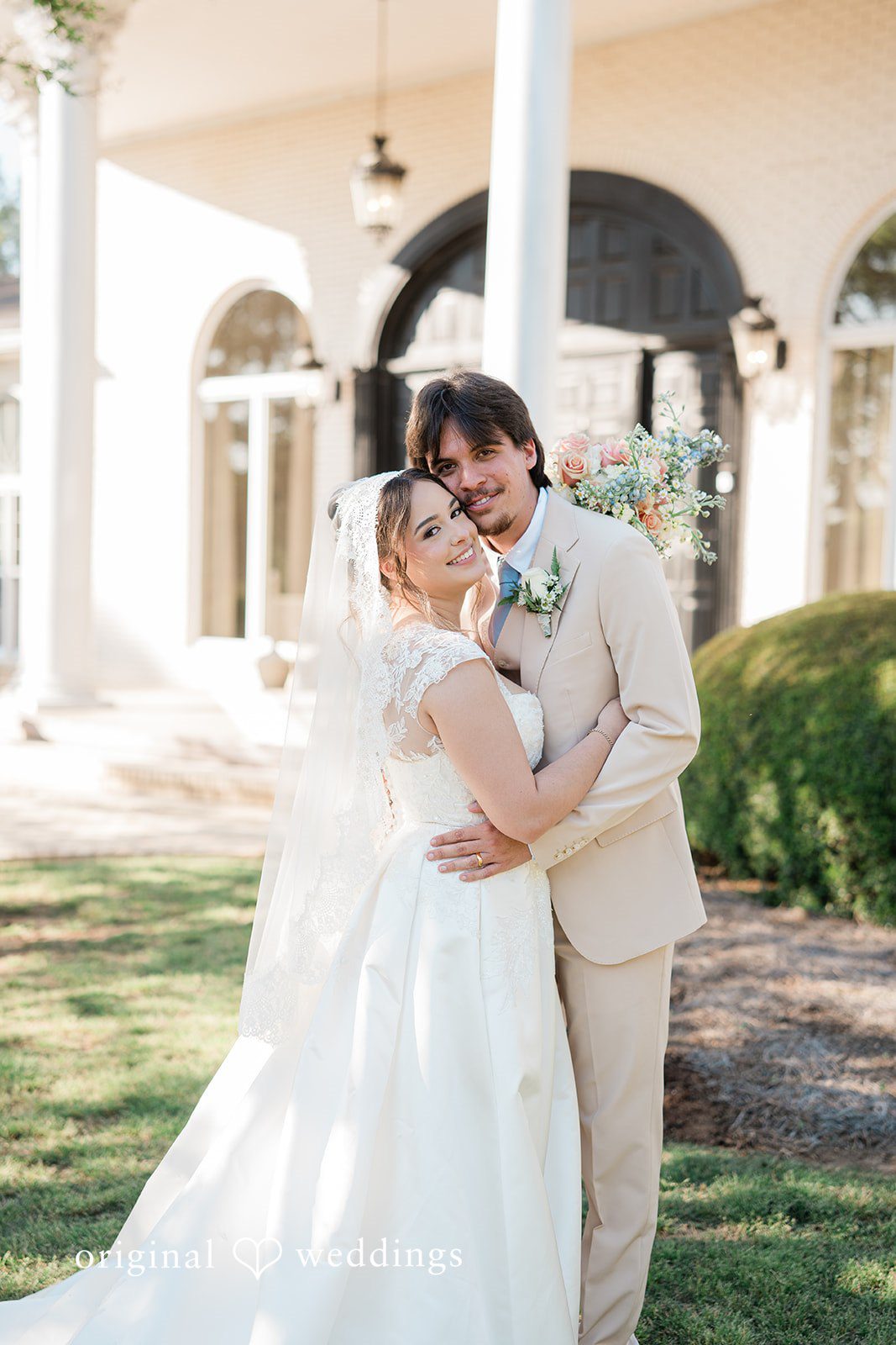 Close-up of romantic couple portrait at Vines Mansion
