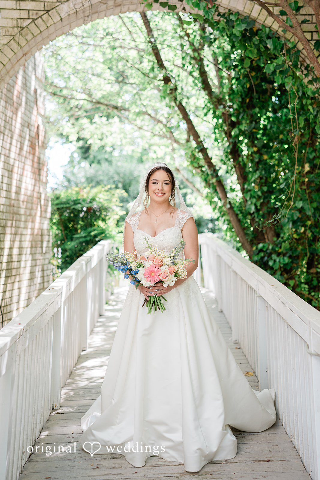 Romantic bridal close-up shot at Vines Mansion