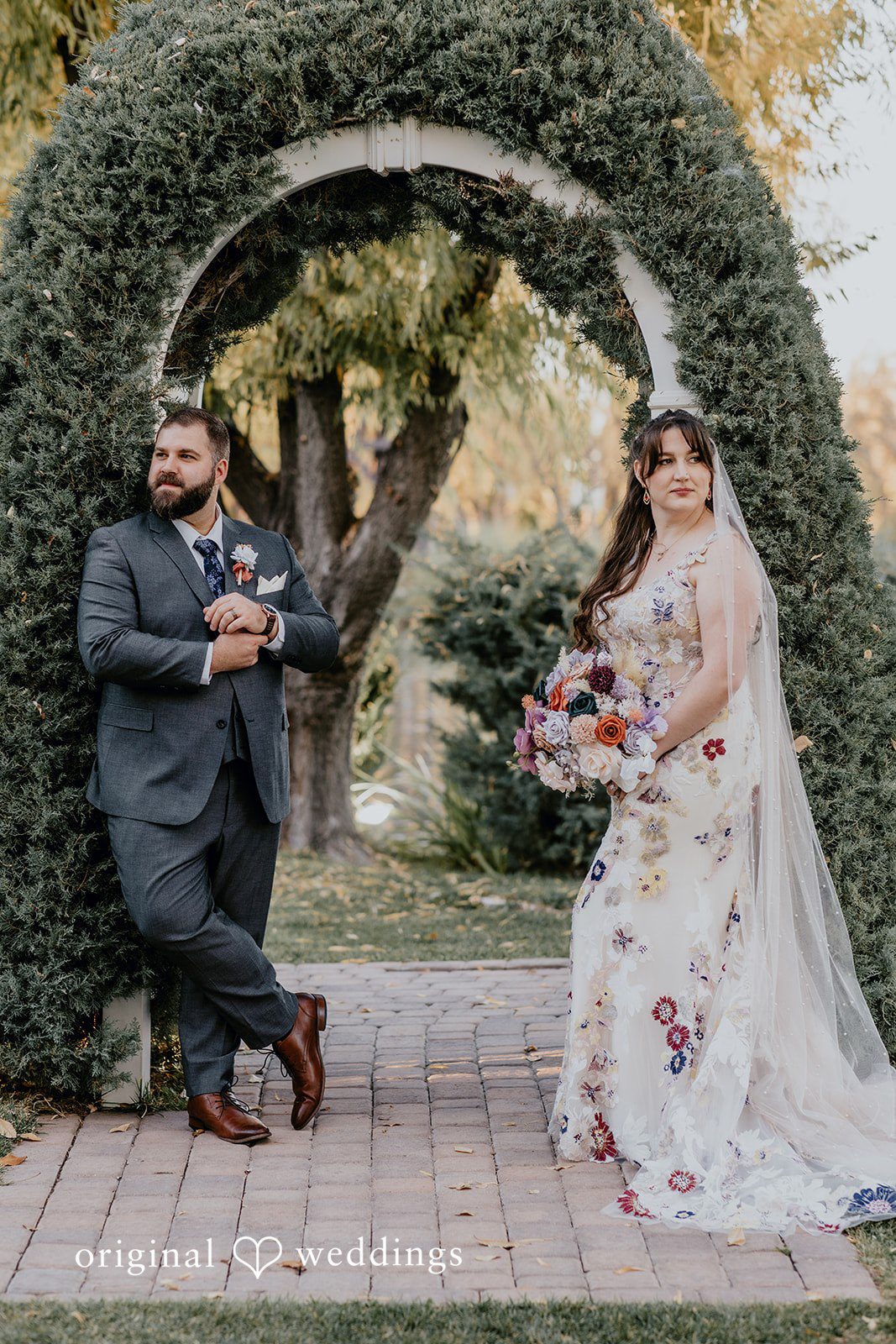 Beautiful wedding photography poses at Windmill House
