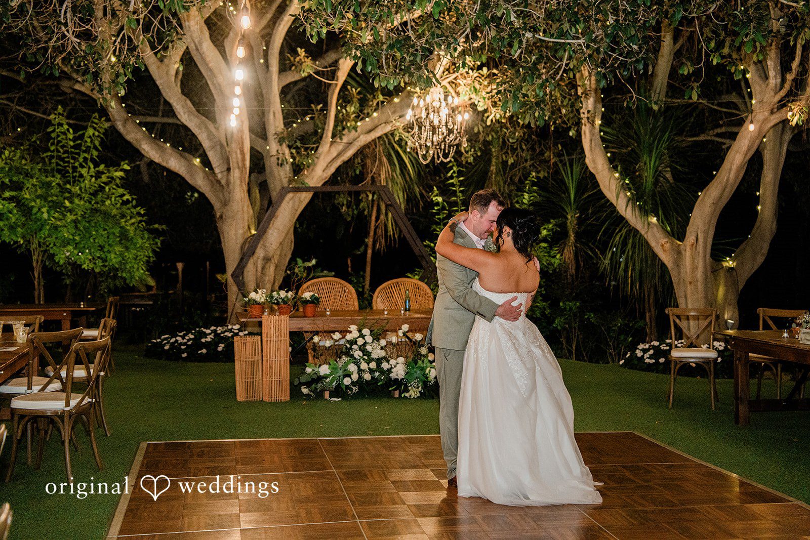 Mae + Nicholas An intimate evening dance under glowing lights