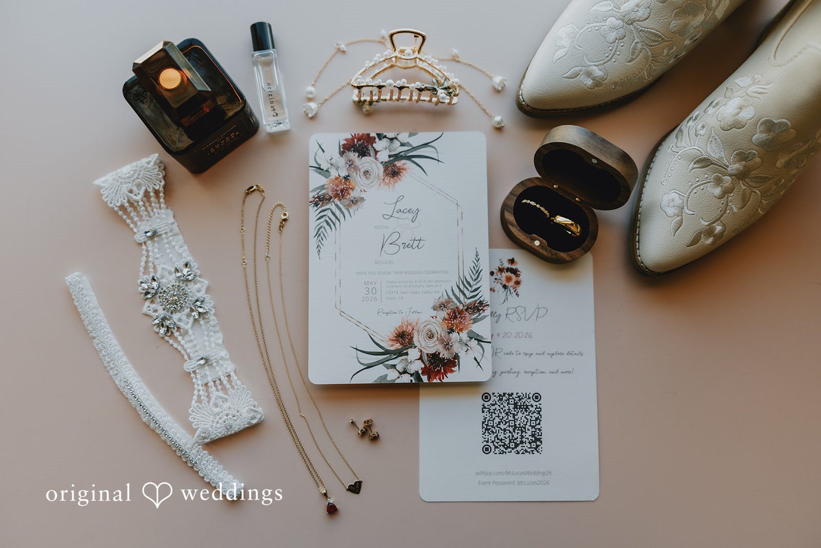 Detailed picture of bride's accessories for wedding