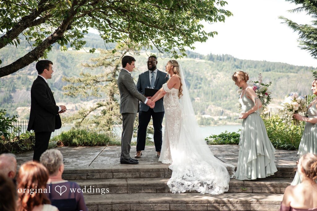 Taryn + Oliver Columbia Gorge Hotel Wedding | Taryn & Oliver -