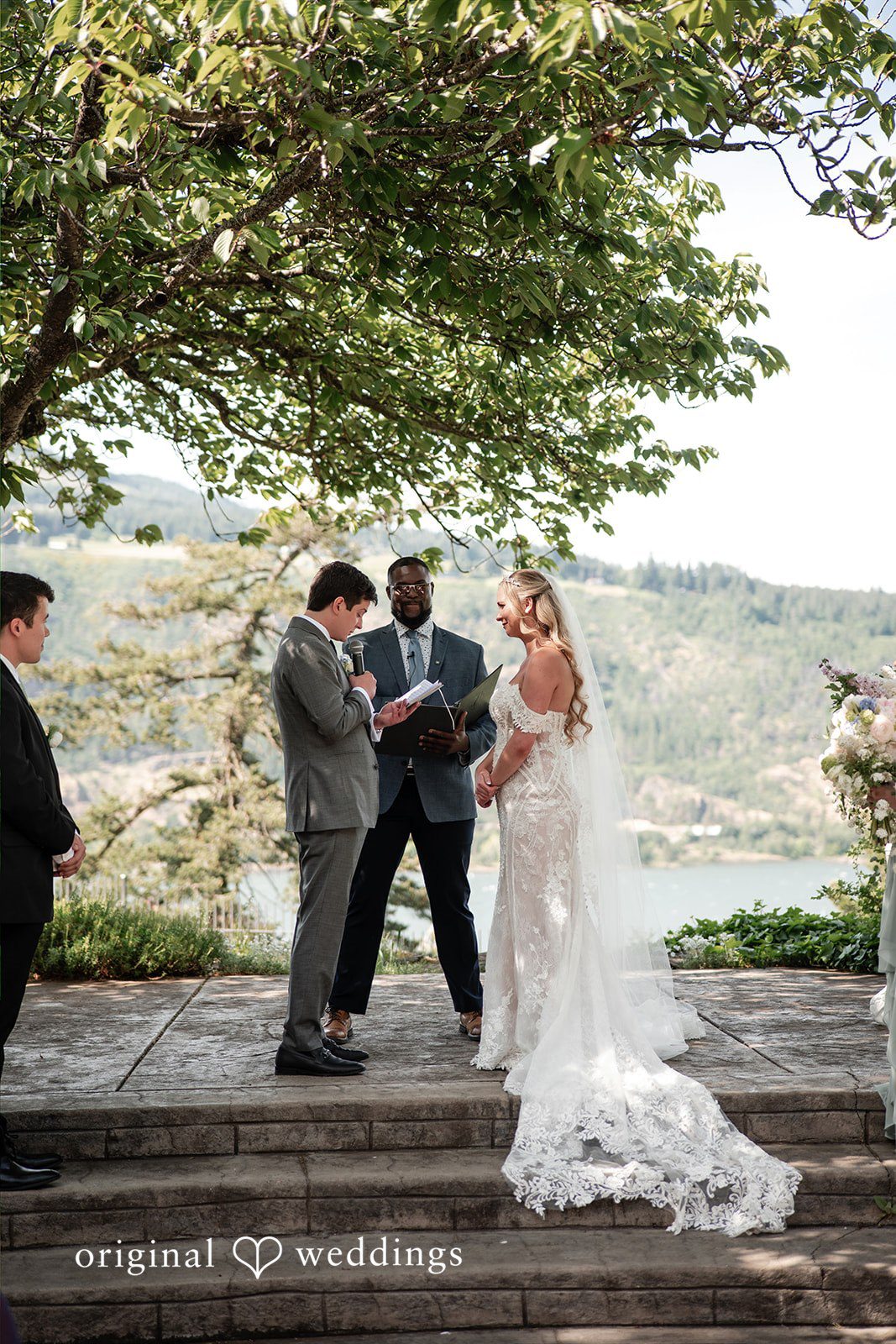 Taryn + Oliver Columbia Gorge Hotel Wedding | Taryn & Oliver -
