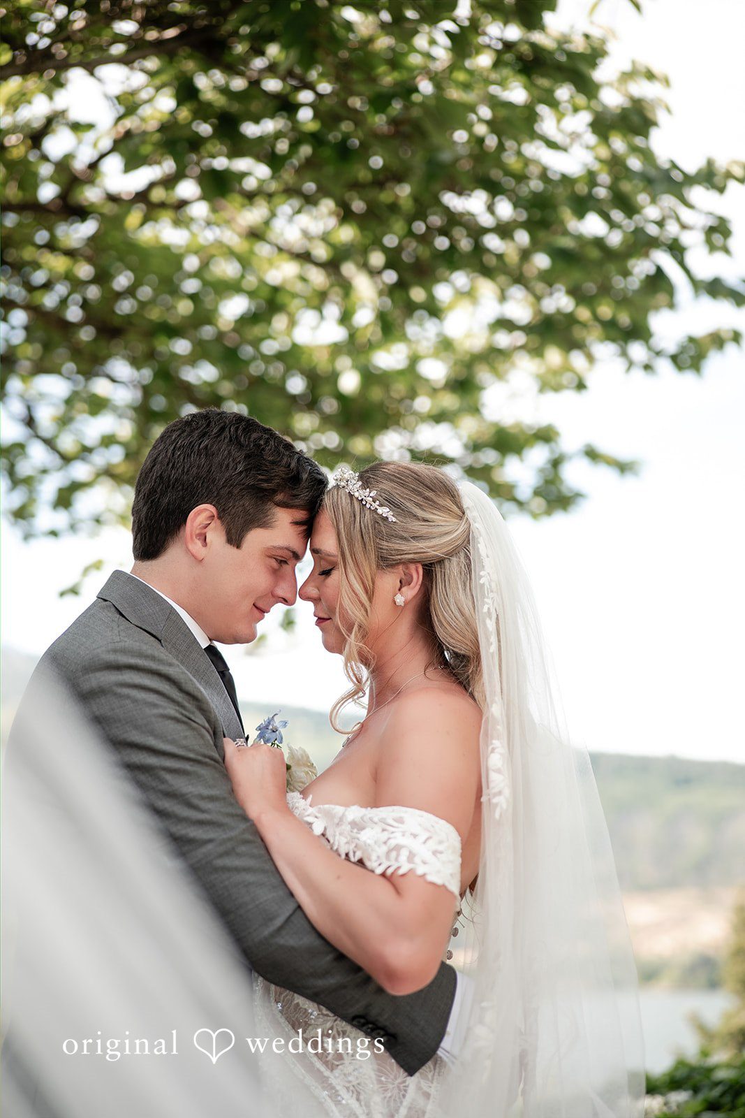 Taryn + Oliver Columbia Gorge Hotel Wedding | Taryn & Oliver -