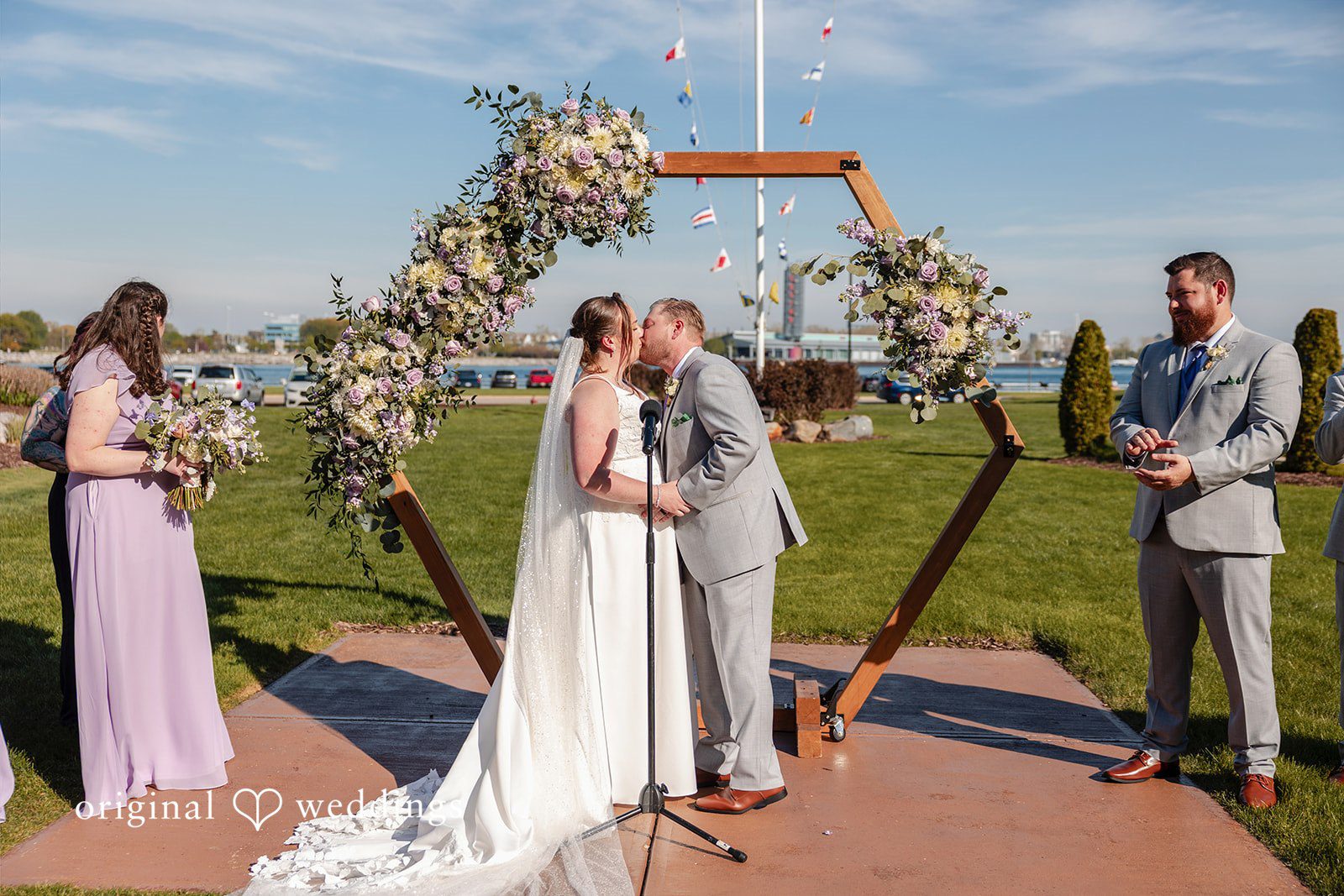 Katelyn + Bradley Romantic first kiss moment of the couple