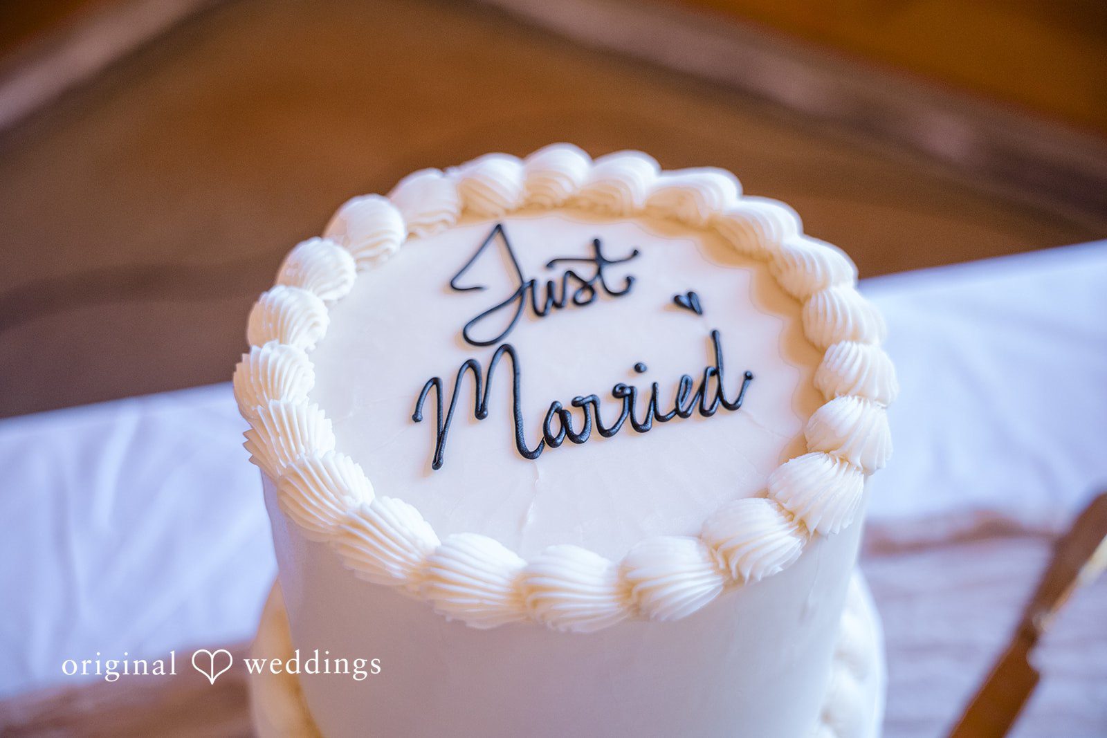 Elegant wedding cake display