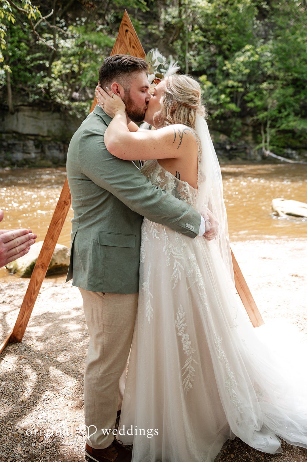 Sara + Austin Romantic first kiss moment of the couple