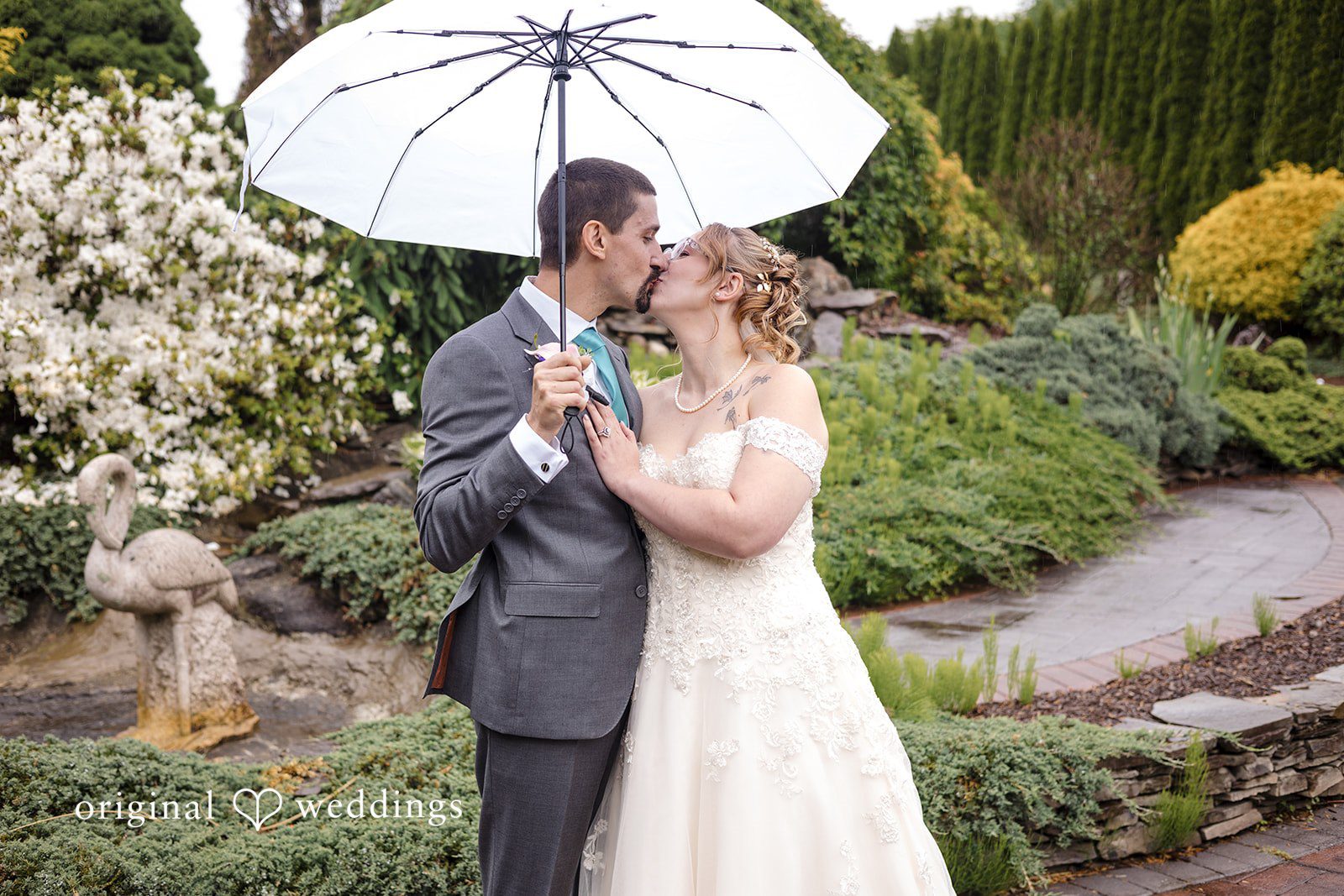 Madison + Edin The couple takes a romantic kiss
