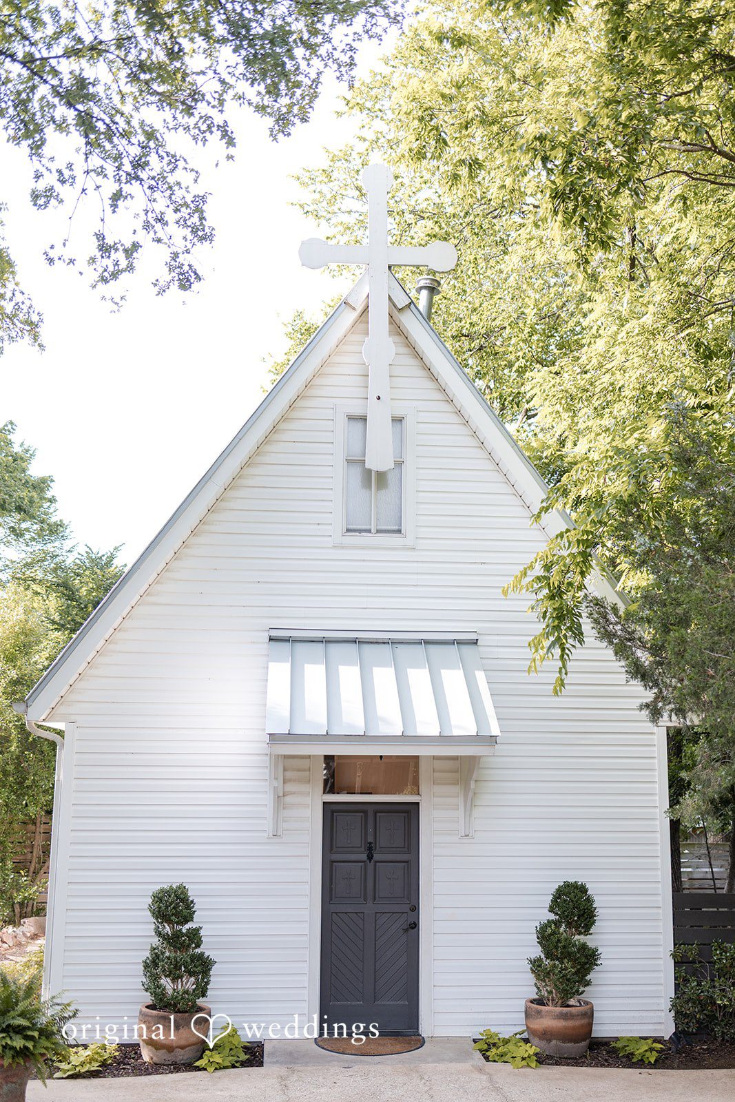 Little Wren wedding venue exterior before the celebration