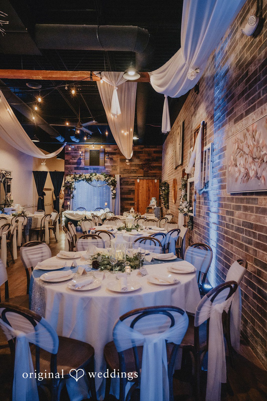 Daniel + Amanda Chicago Wedding Photographers at Magnolia’s | Daniel & Amanda -