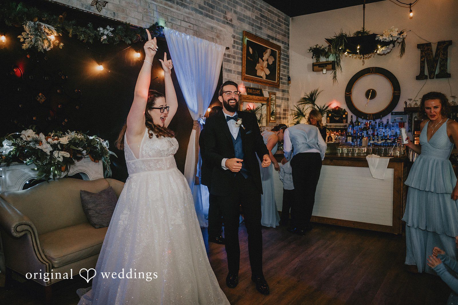 Daniel + Amanda Chicago Wedding Photographers at Magnolia’s | Daniel & Amanda -