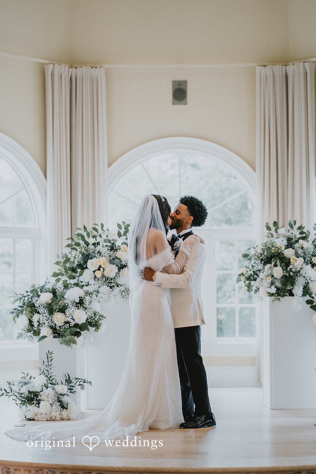 Destiny + Daniel The couple takes their first kiss