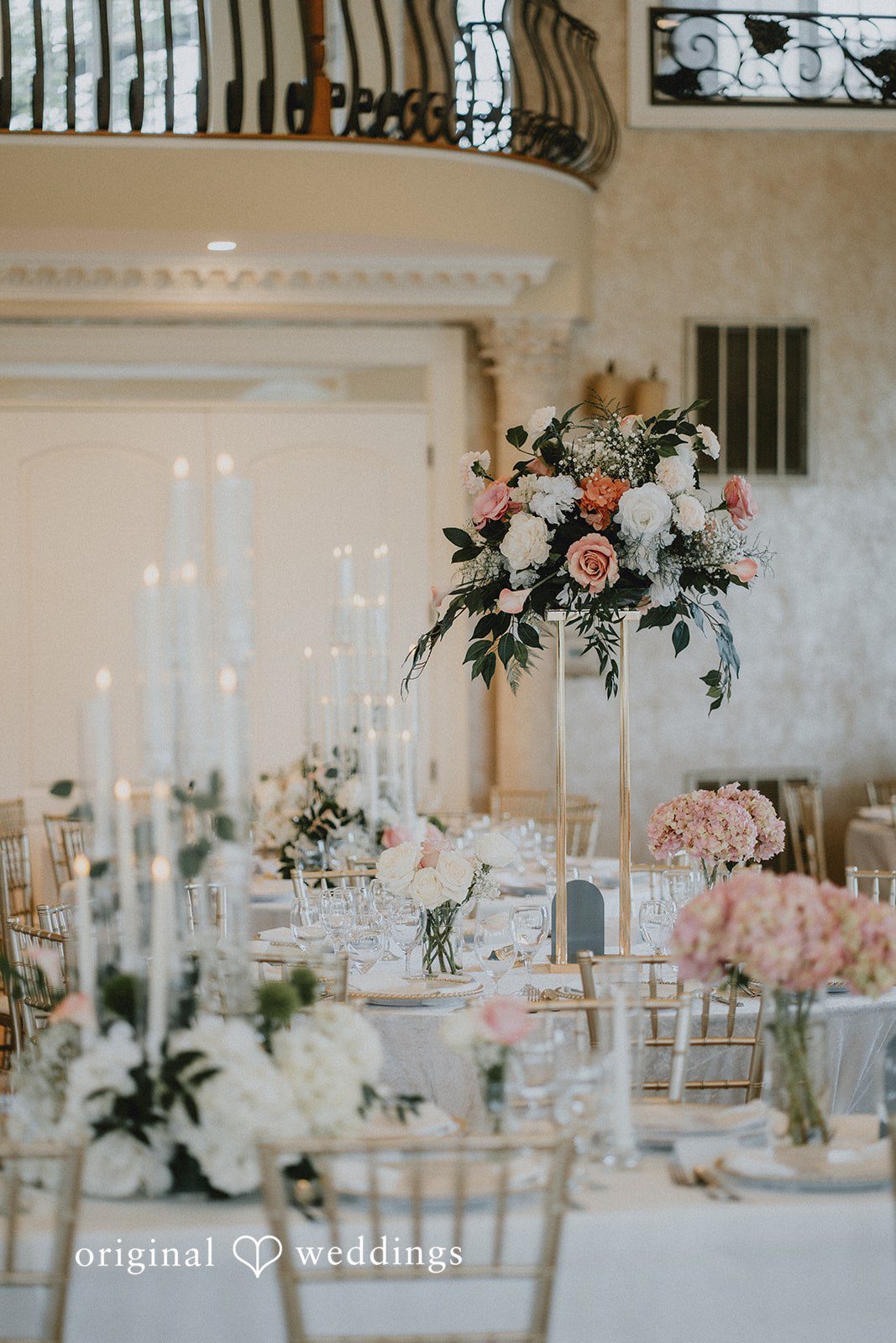 Destiny + Daniel Table florals