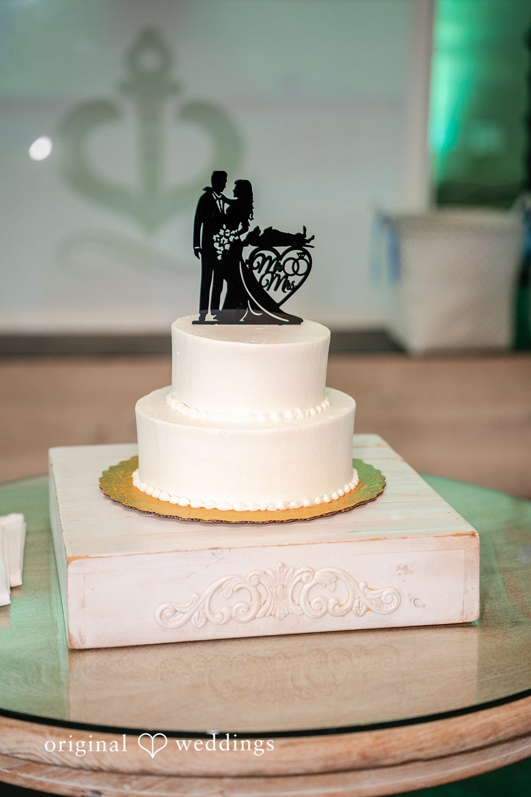 Elegant wedding cake displayed with simple and timeless design