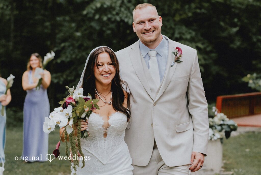 Lovely picture of bride and groom captured by Cincinnati Wedding Photographers from Original Weddings