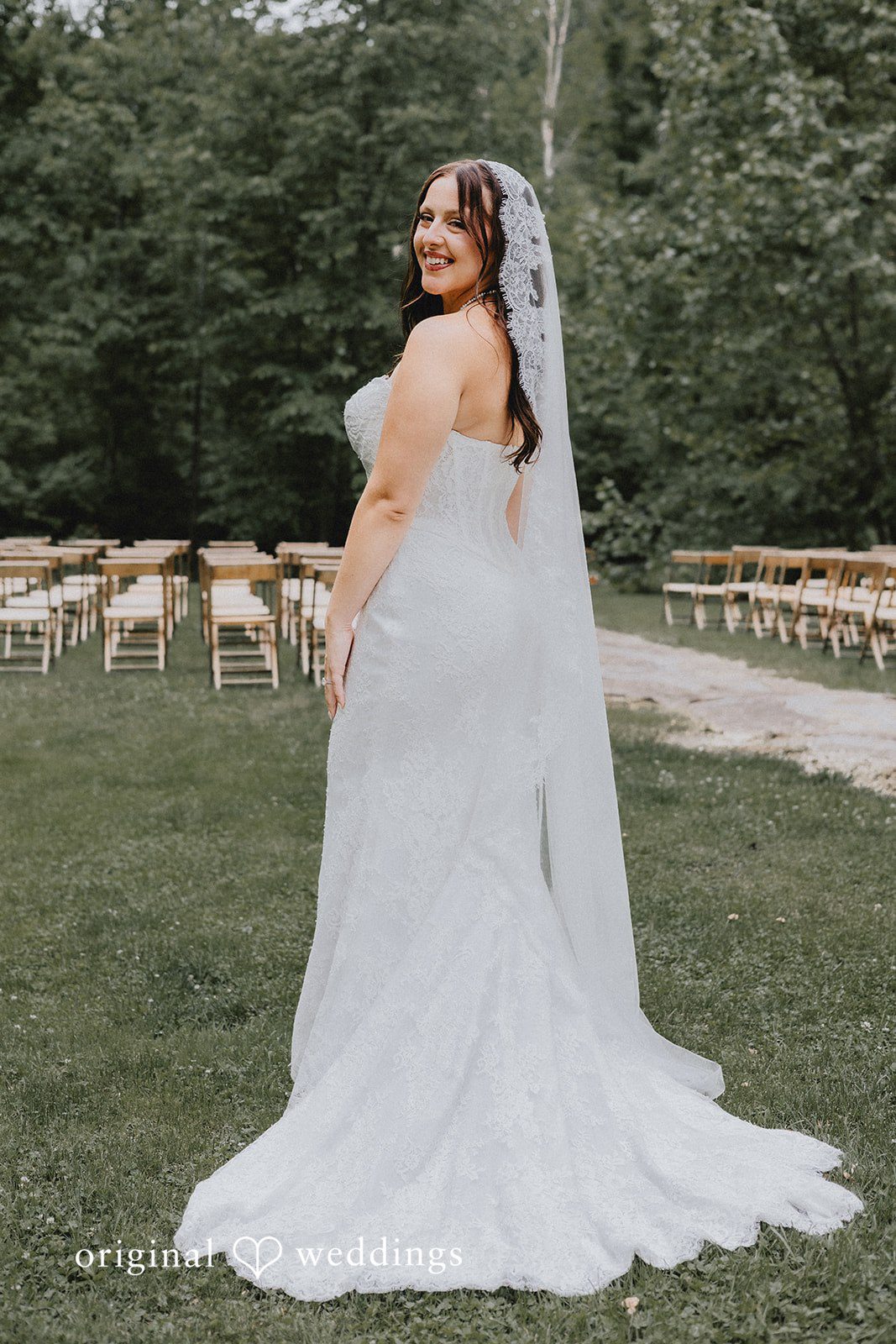 Lovely bride posing for wedding photography