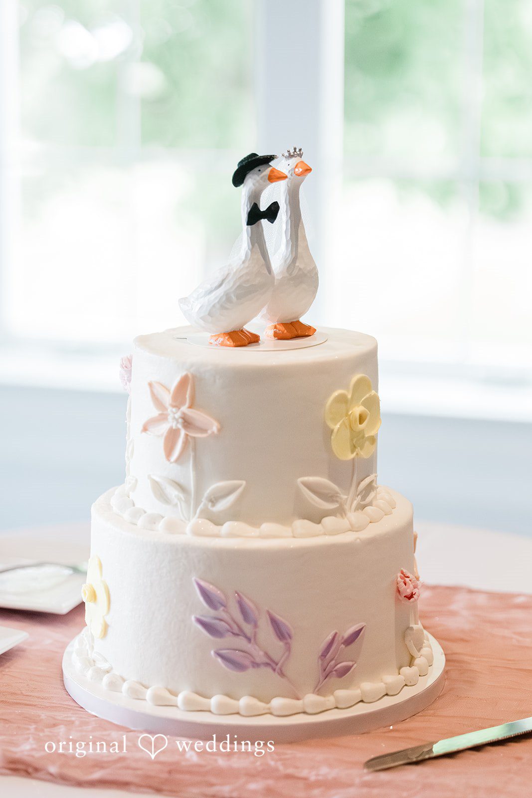 Lovely shot of wedding cake at Sugar Valley Golf Club