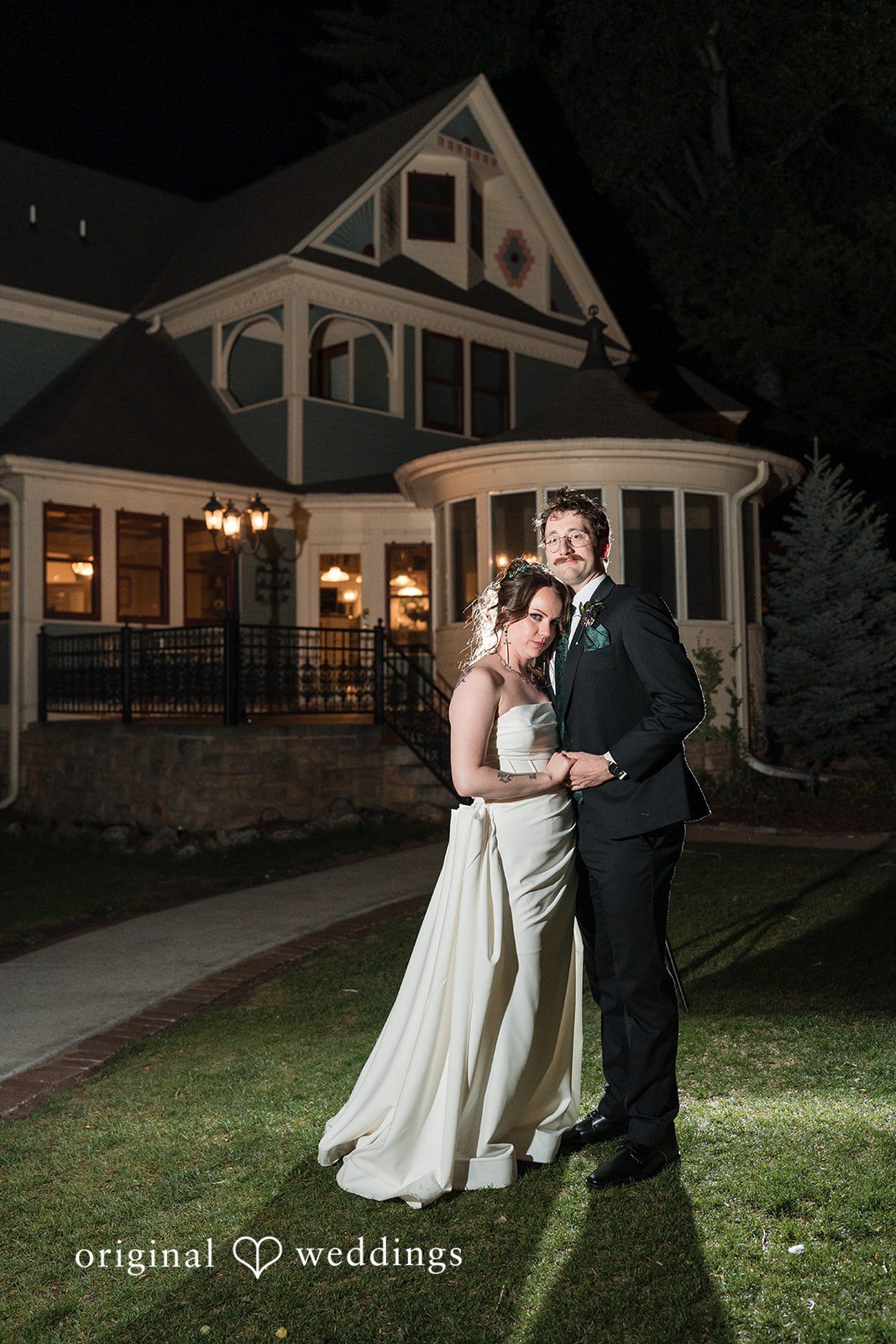 Hannah + Kyle Lovely couple posing for the wedding photography