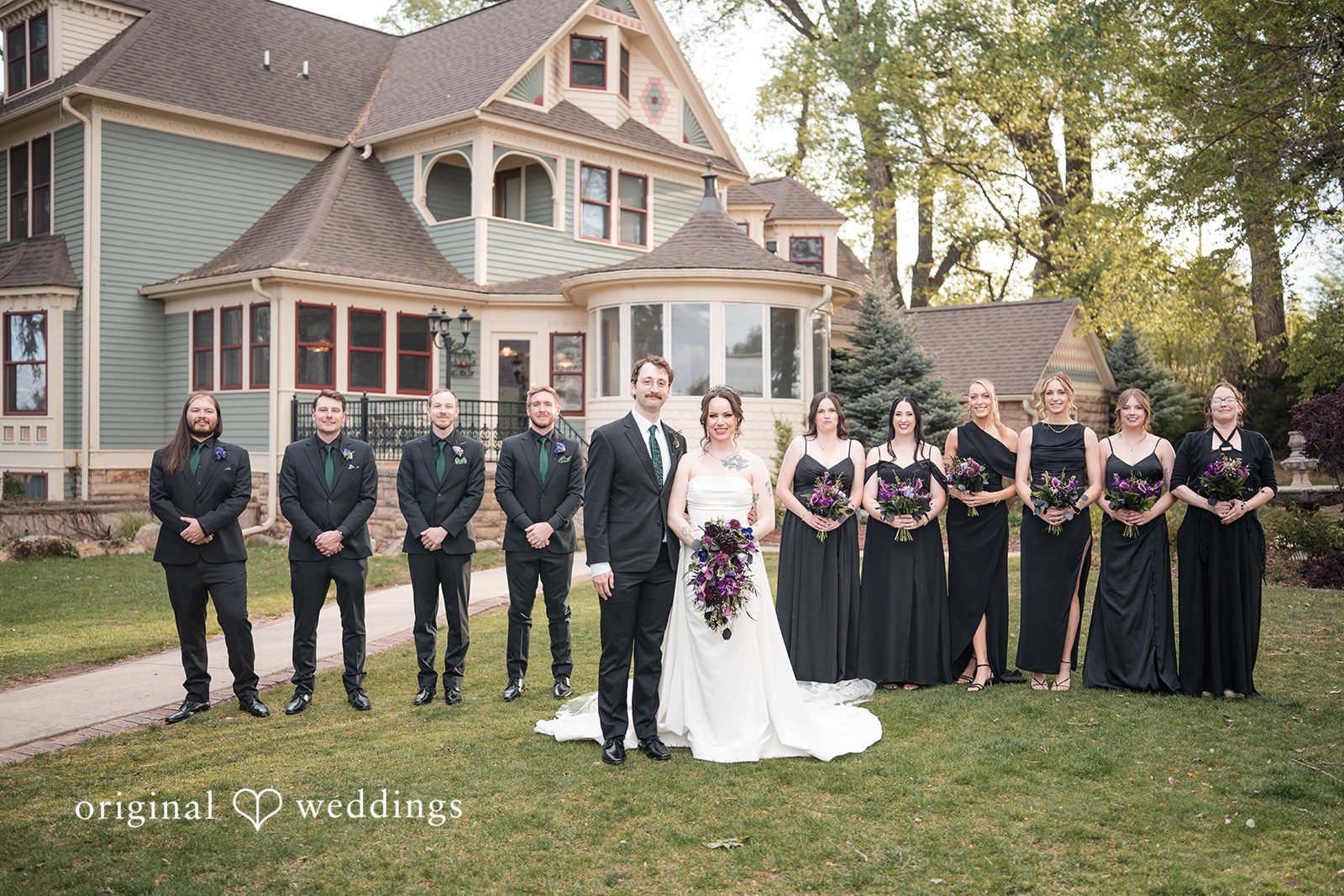Hannah + Kyle Group photo of couple with groomsmen and bridesmaids