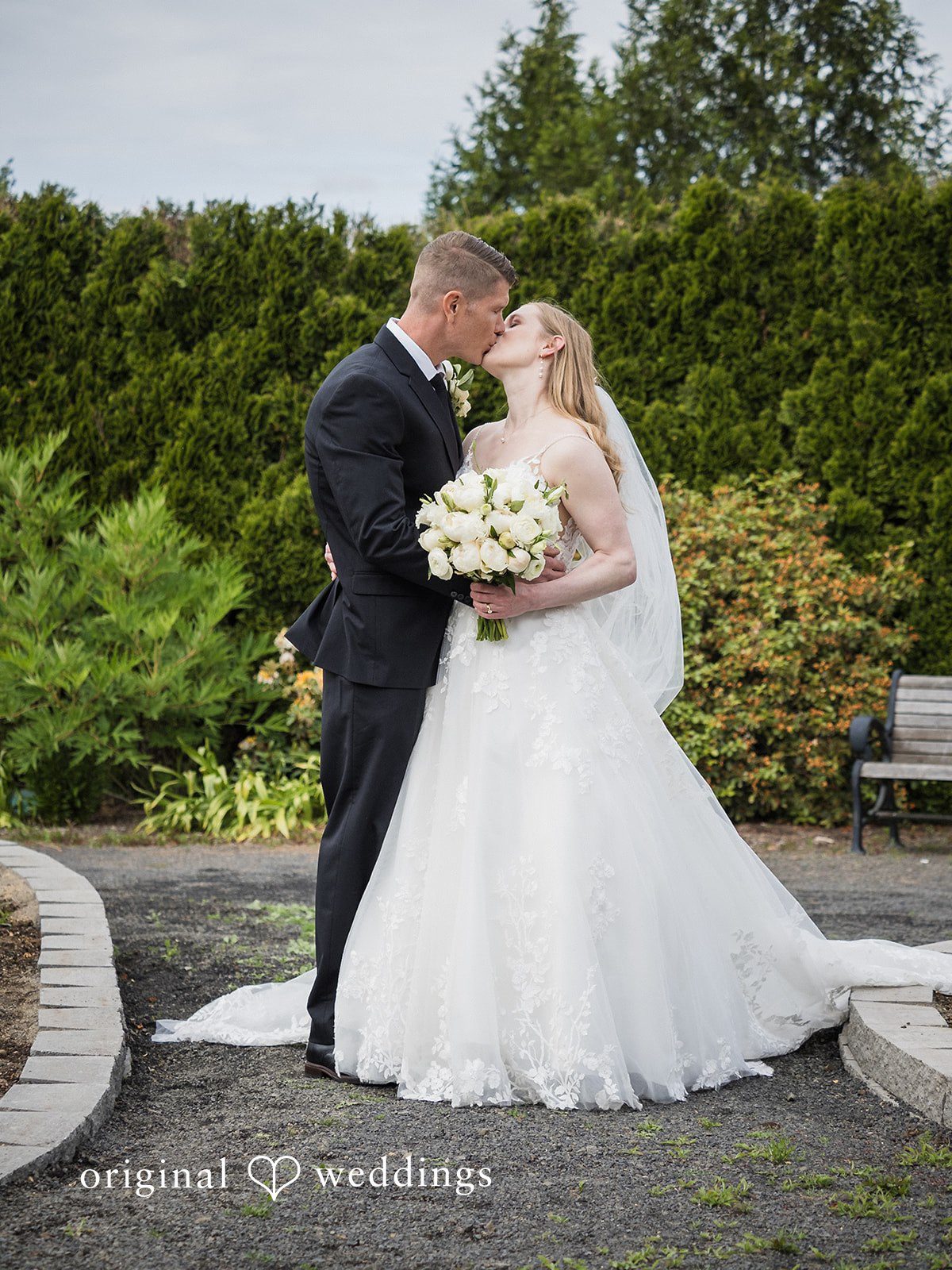 The Oregon Garden Wedding // Elizabeth & Daniel -