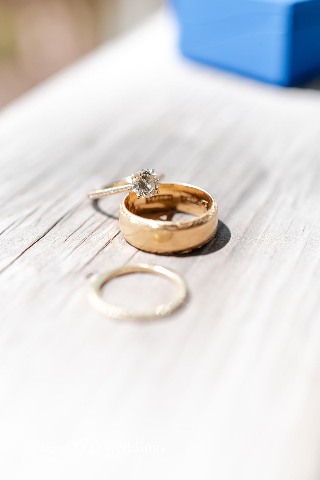Detailed picture of wedding rings at Venue 5126