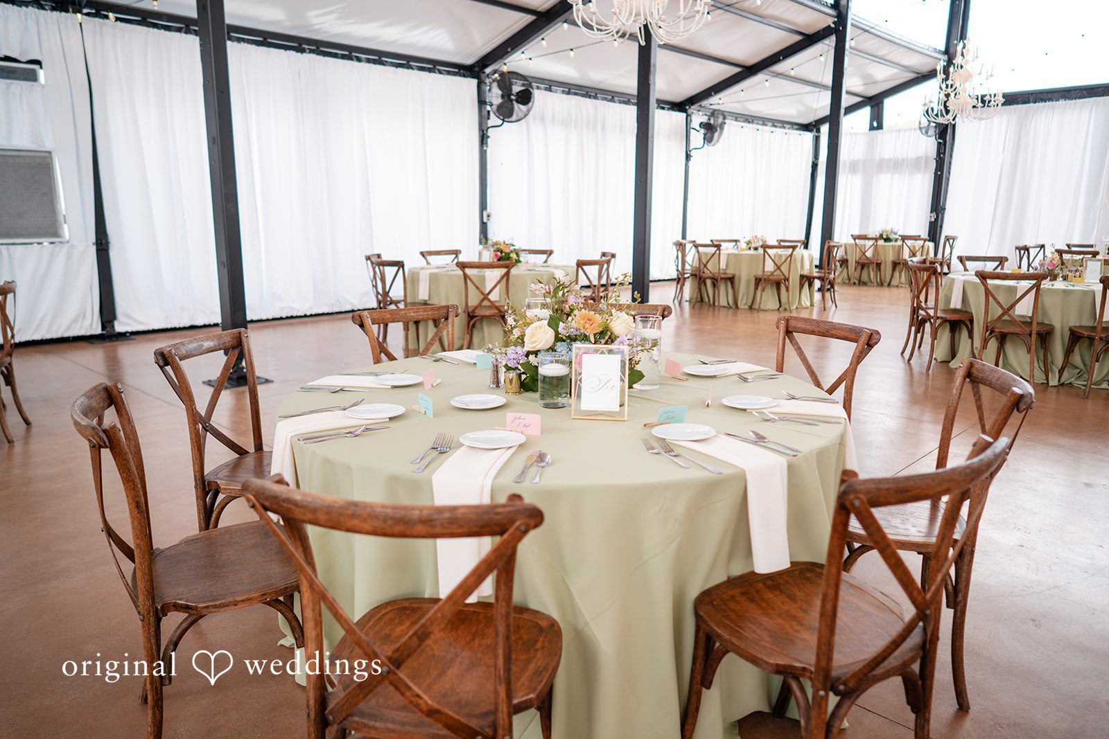 Internal wedding table picture at Venue 5126.
