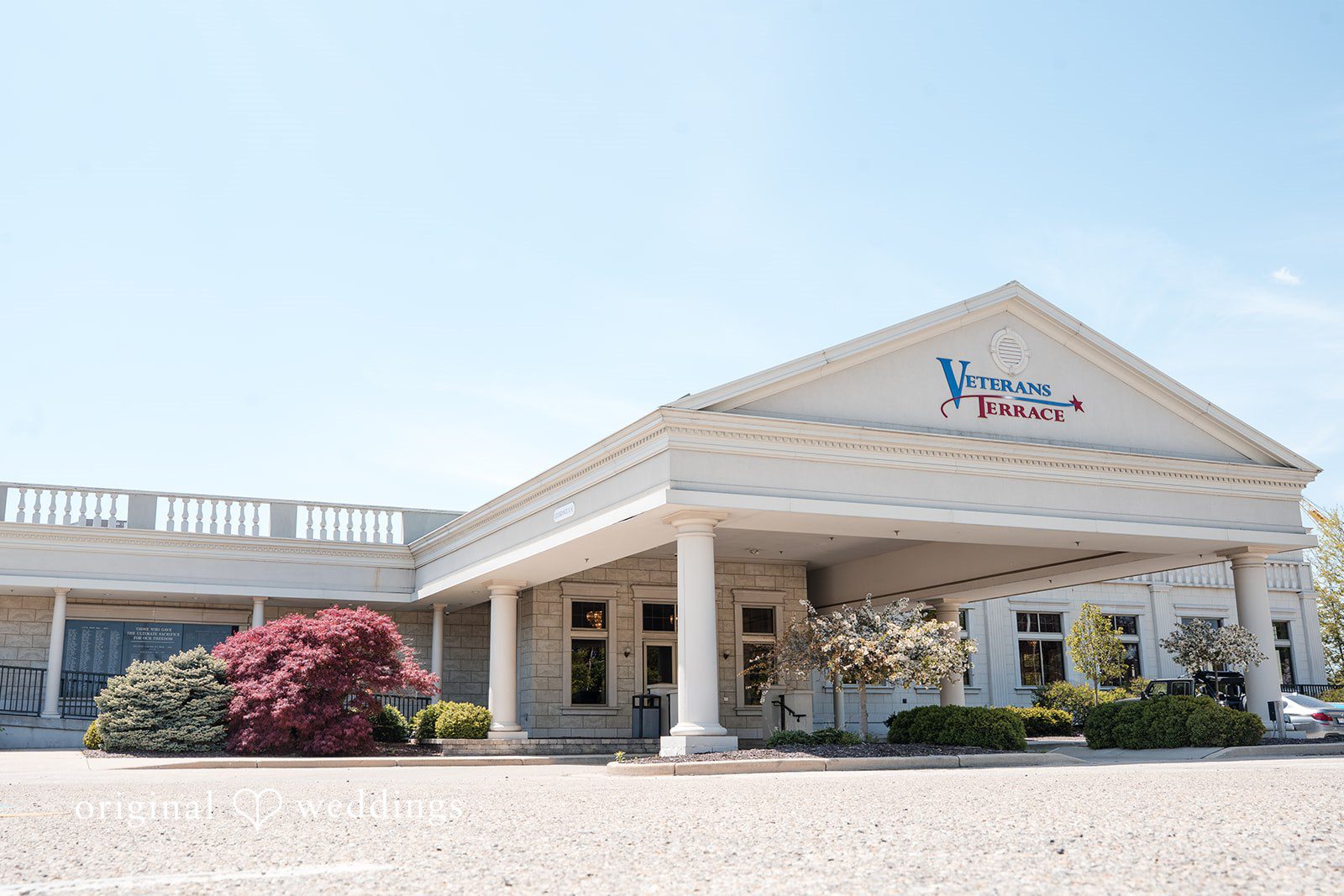 Milwaukee Wedding Photographers at Veterans Terrace | Sydney & Joseph -