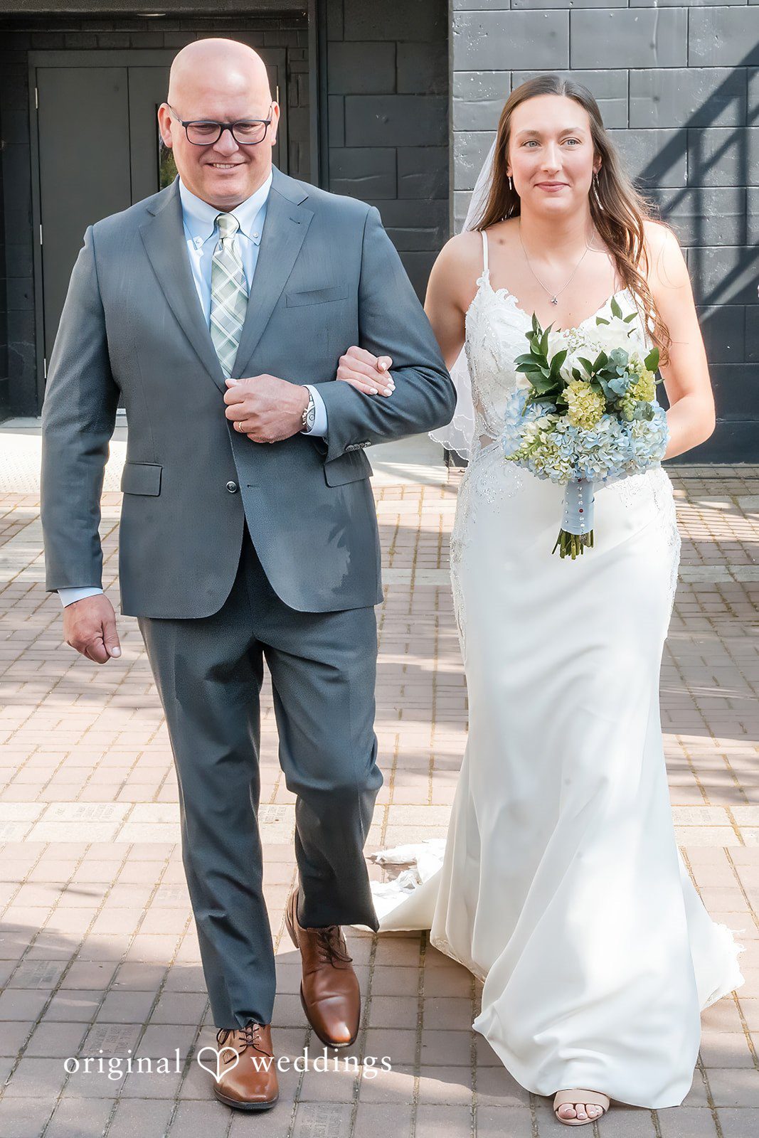 Milwaukee Wedding Photographers at Veterans Terrace | Sydney & Joseph -