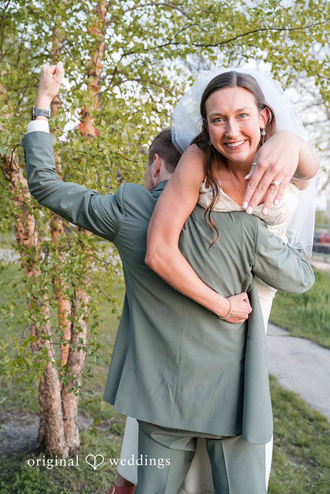 Milwaukee Wedding Photographers at Veterans Terrace | Sydney & Joseph -