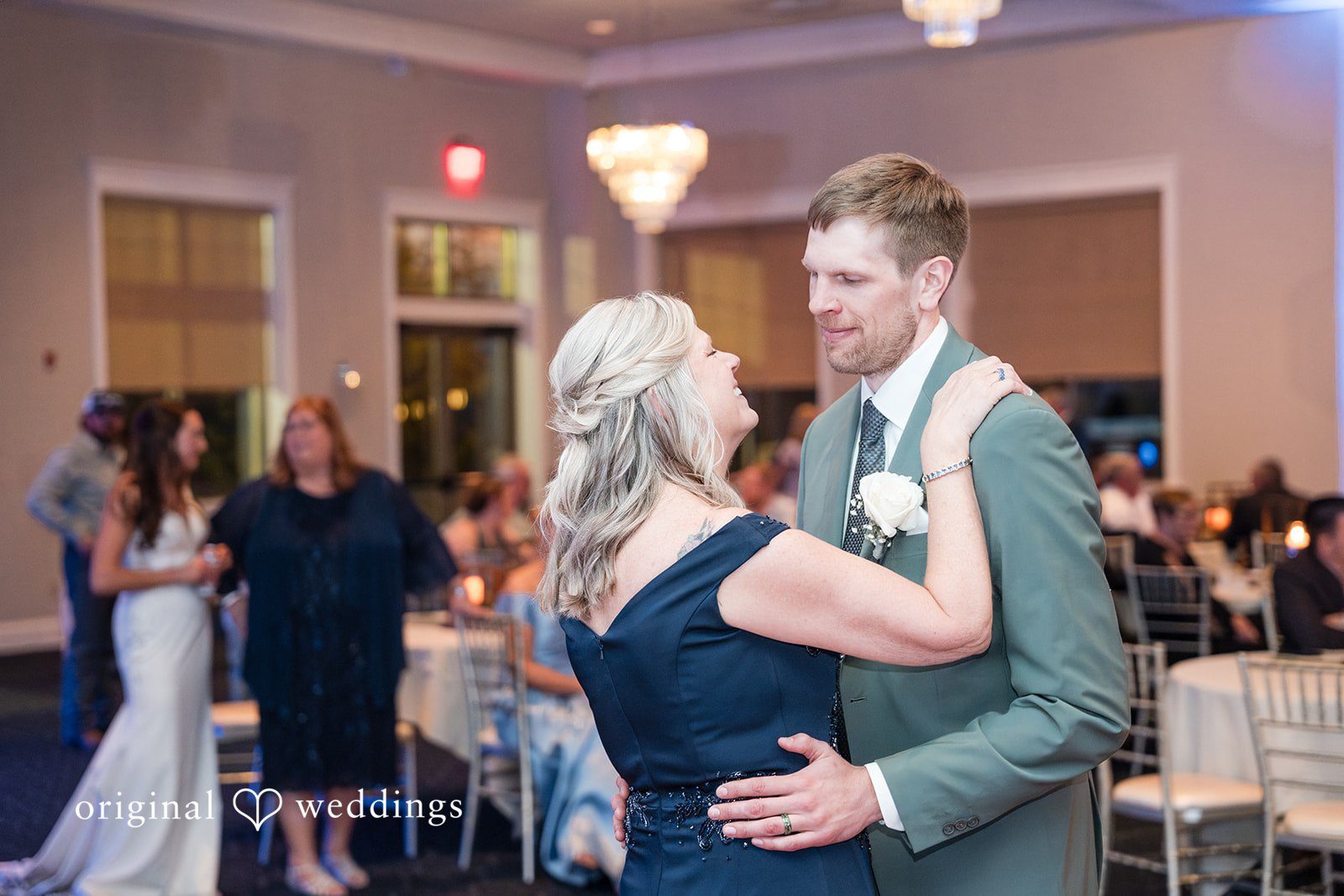 Milwaukee Wedding Photographers at Veterans Terrace | Sydney & Joseph -